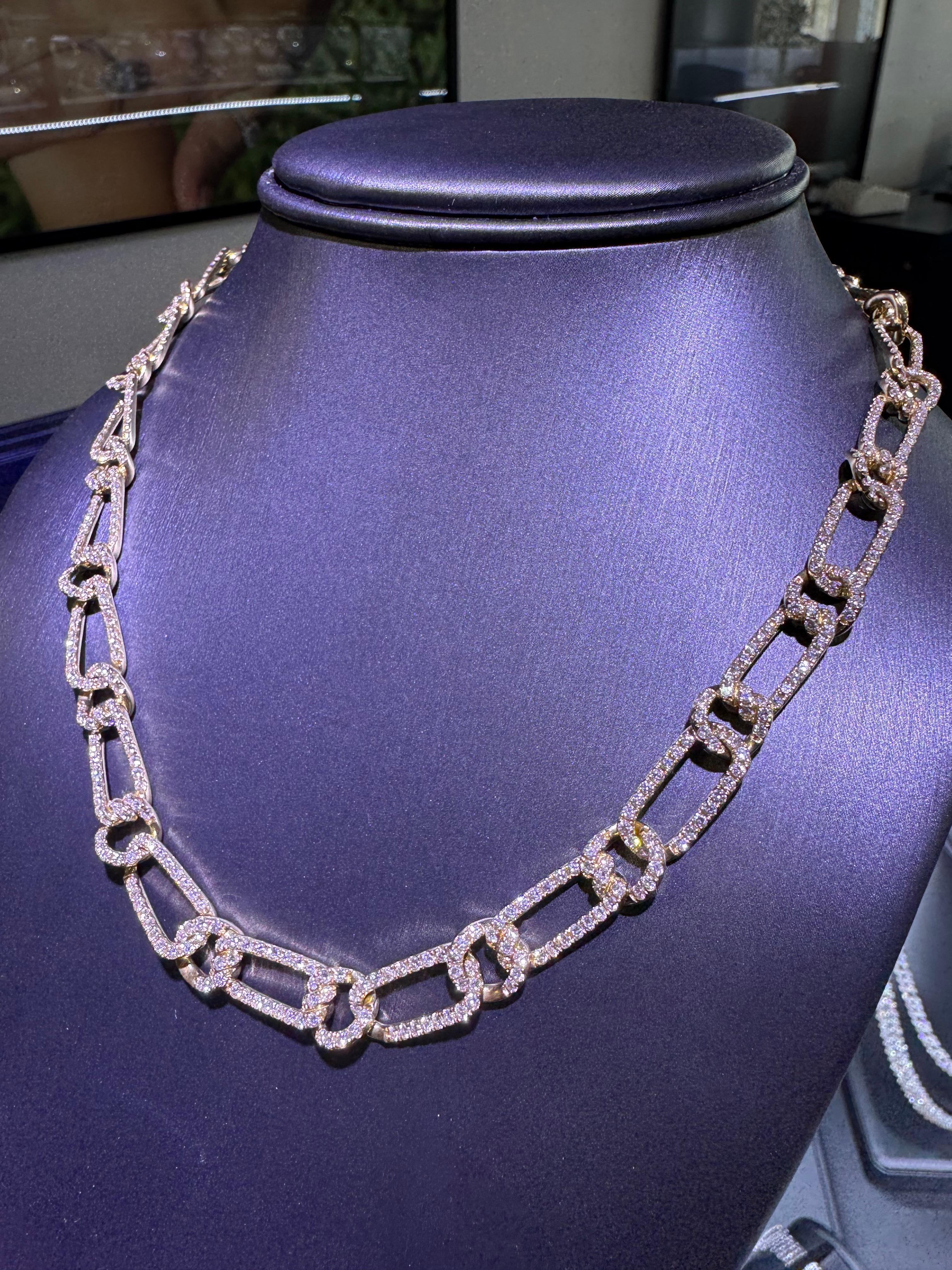 Collier à maillons imbriqués en or 18 carats, pavé de diamants naturels de 10,9 carats en vente 1