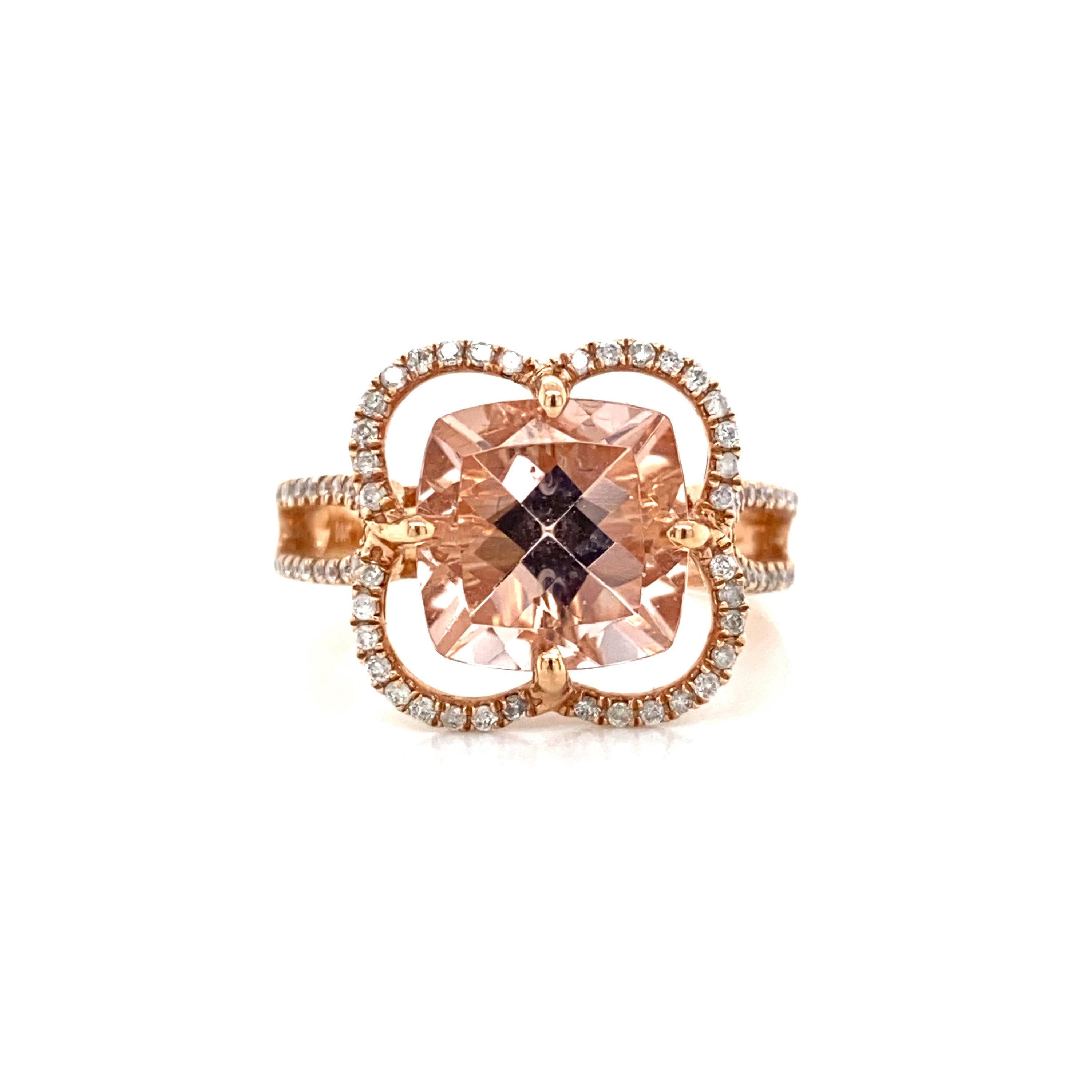 Natural Cushion Morganite Diamond Halo Clover Ring In New Condition For Sale In New York, NY