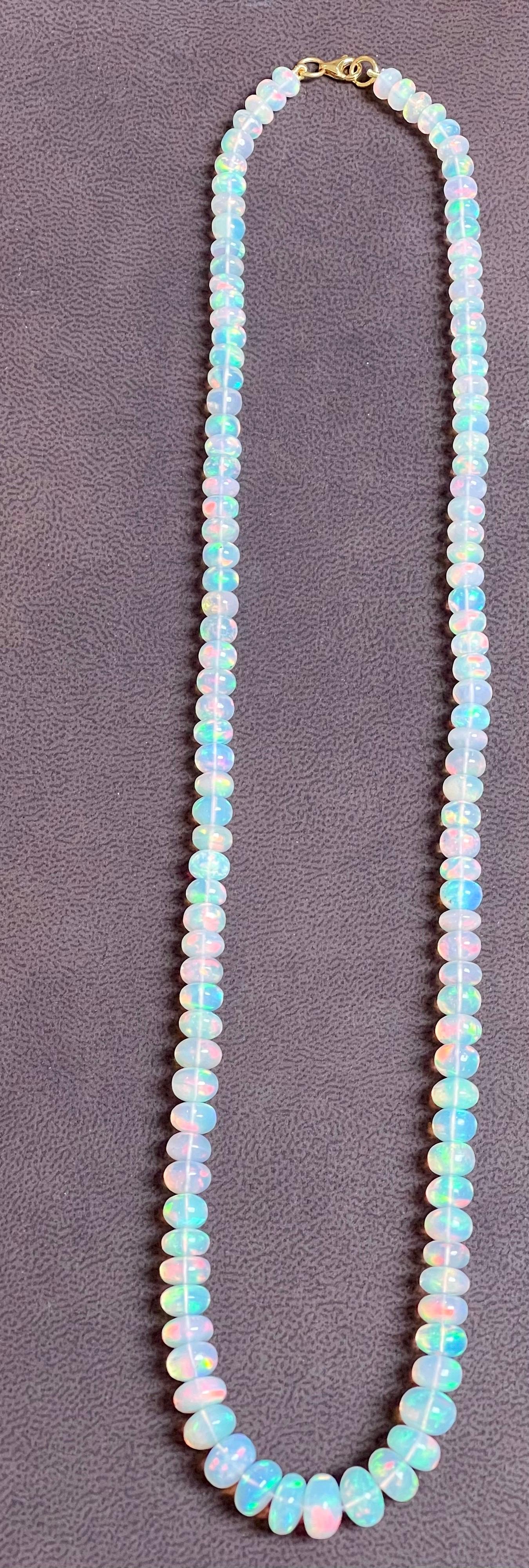 Natürlicher 110 kt Äthiopischer Opal Perle Einzelstrang Halskette 14 Karat Gelbgold im Angebot 1