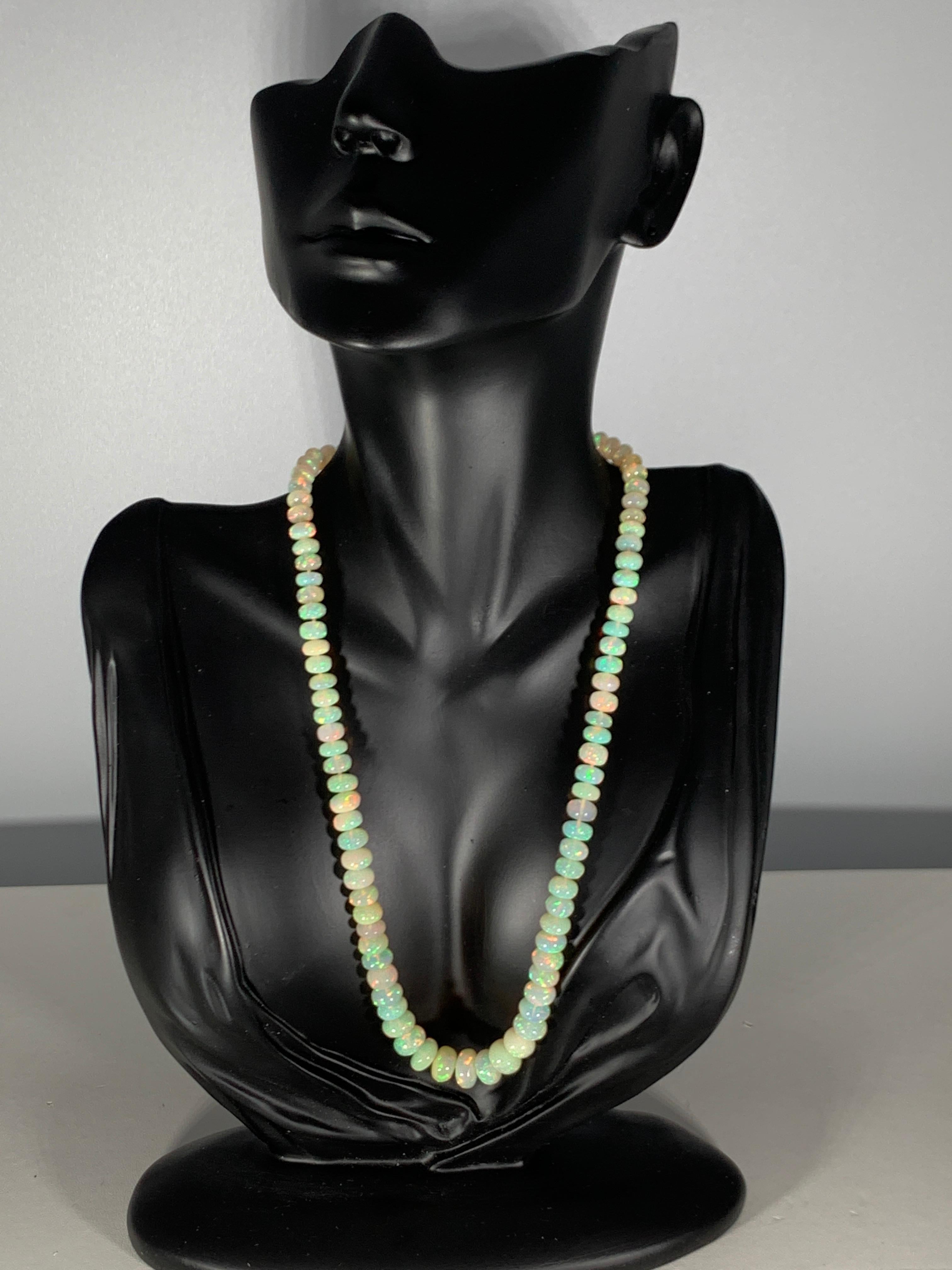 Natürlicher 110 kt Äthiopischer Opal Perle Einzelstrang Halskette 14 Karat Gelbgold im Angebot 6
