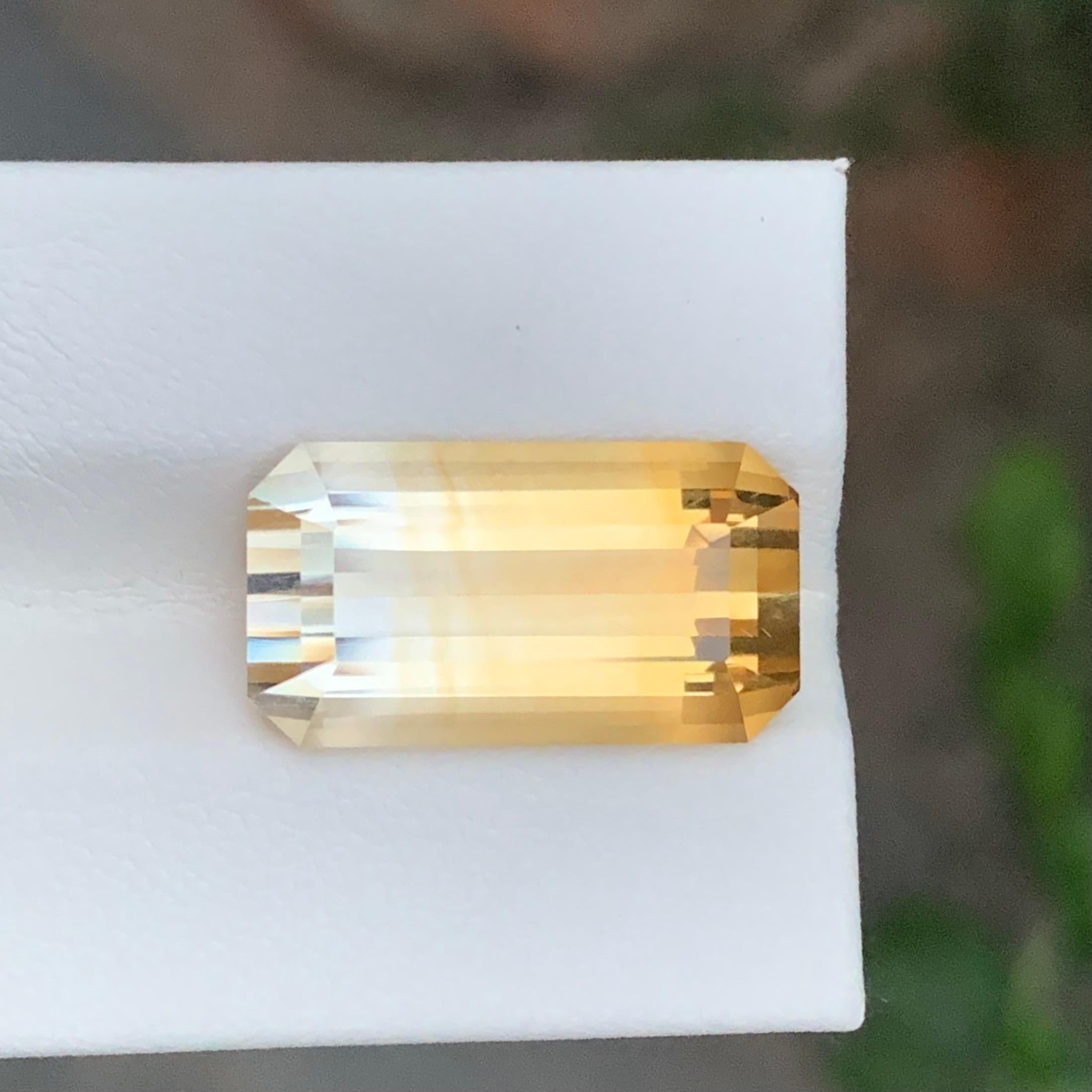 Gemmère naturelle jaune bicolore non sertie de 11,15 carats en vente 5
