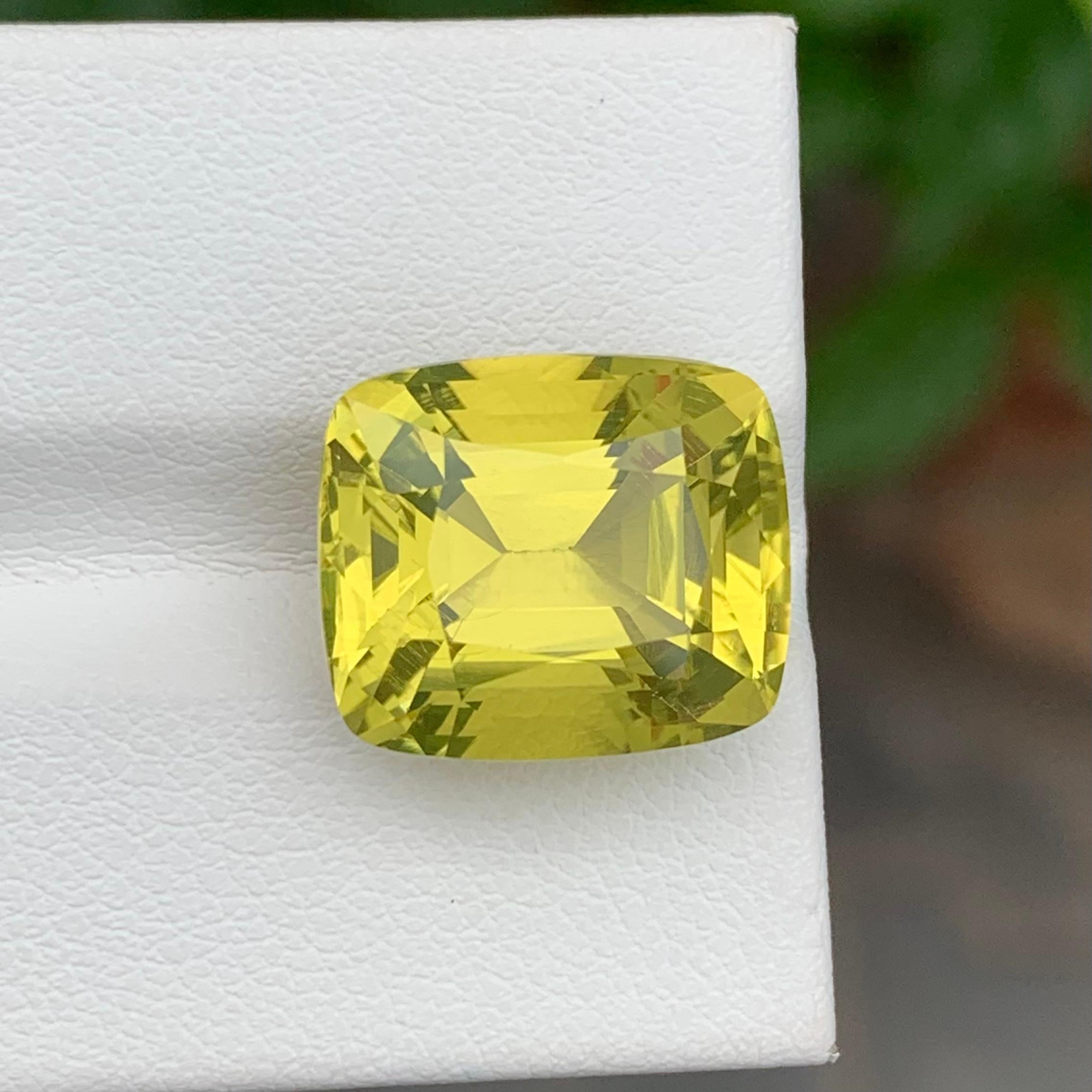 Nature 11,20 carati di quarzo limone sfuso a forma di cuscino per collana in vendita 4