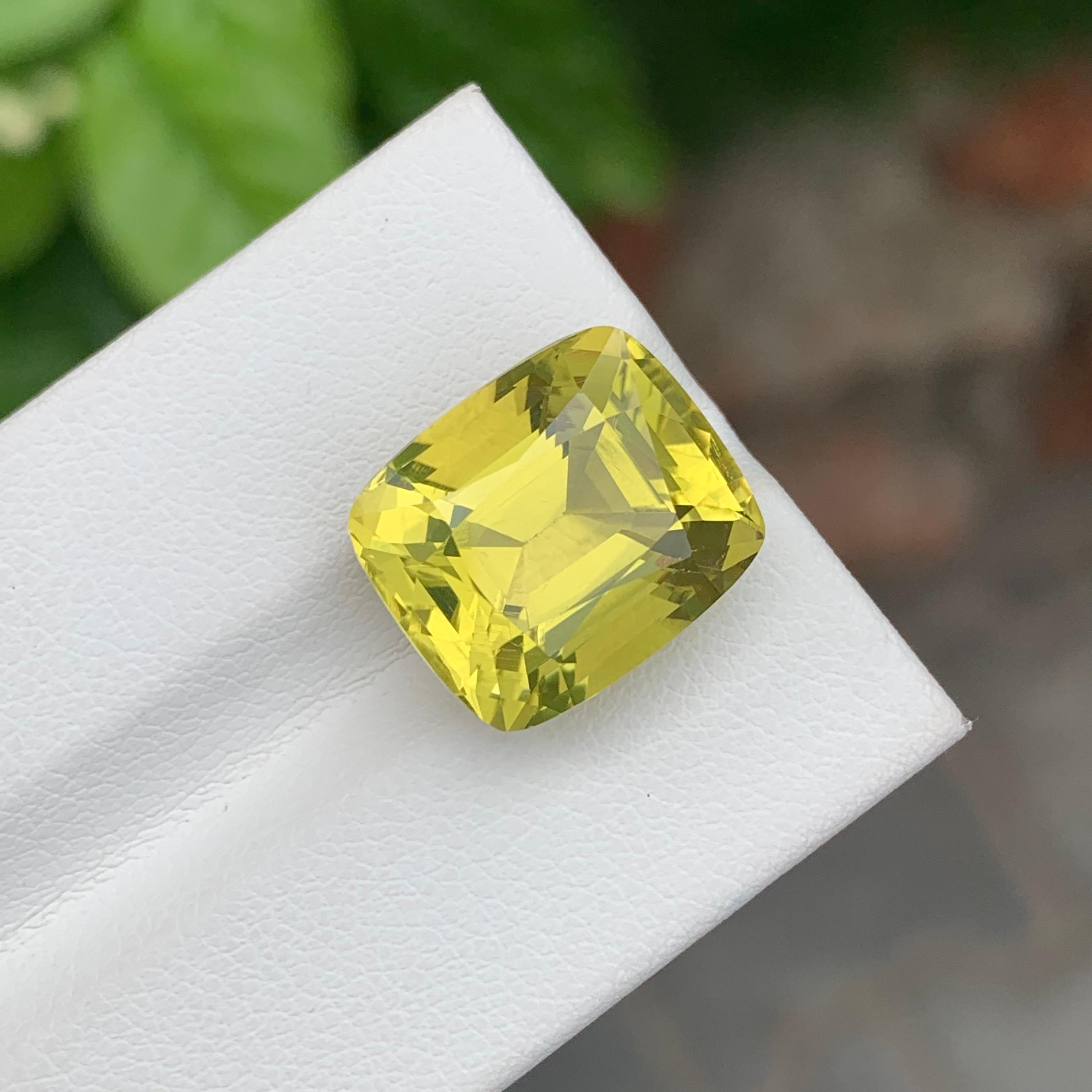 Arts and Crafts Nature 11,20 carati di quarzo limone sfuso a forma di cuscino per collana in vendita