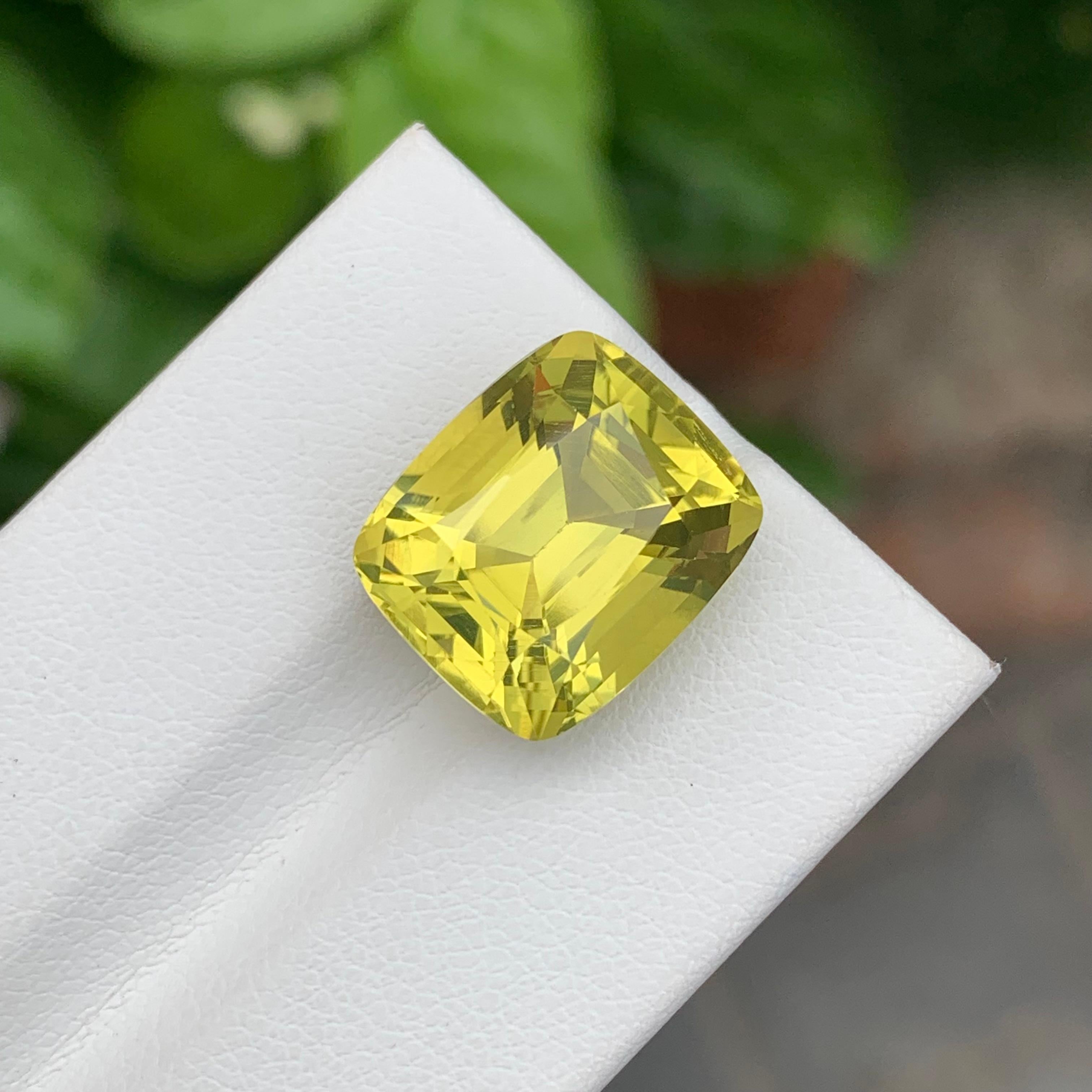 Taglio cuscino Nature 11,20 carati di quarzo limone sfuso a forma di cuscino per collana in vendita