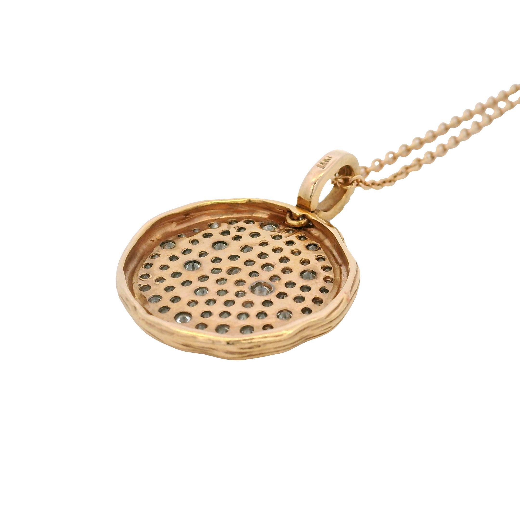 Natürliche 1,15 Karat Diamant Pave 14-Karat Strukturierte Scheibe Halskette Vorrätig im Angebot 3