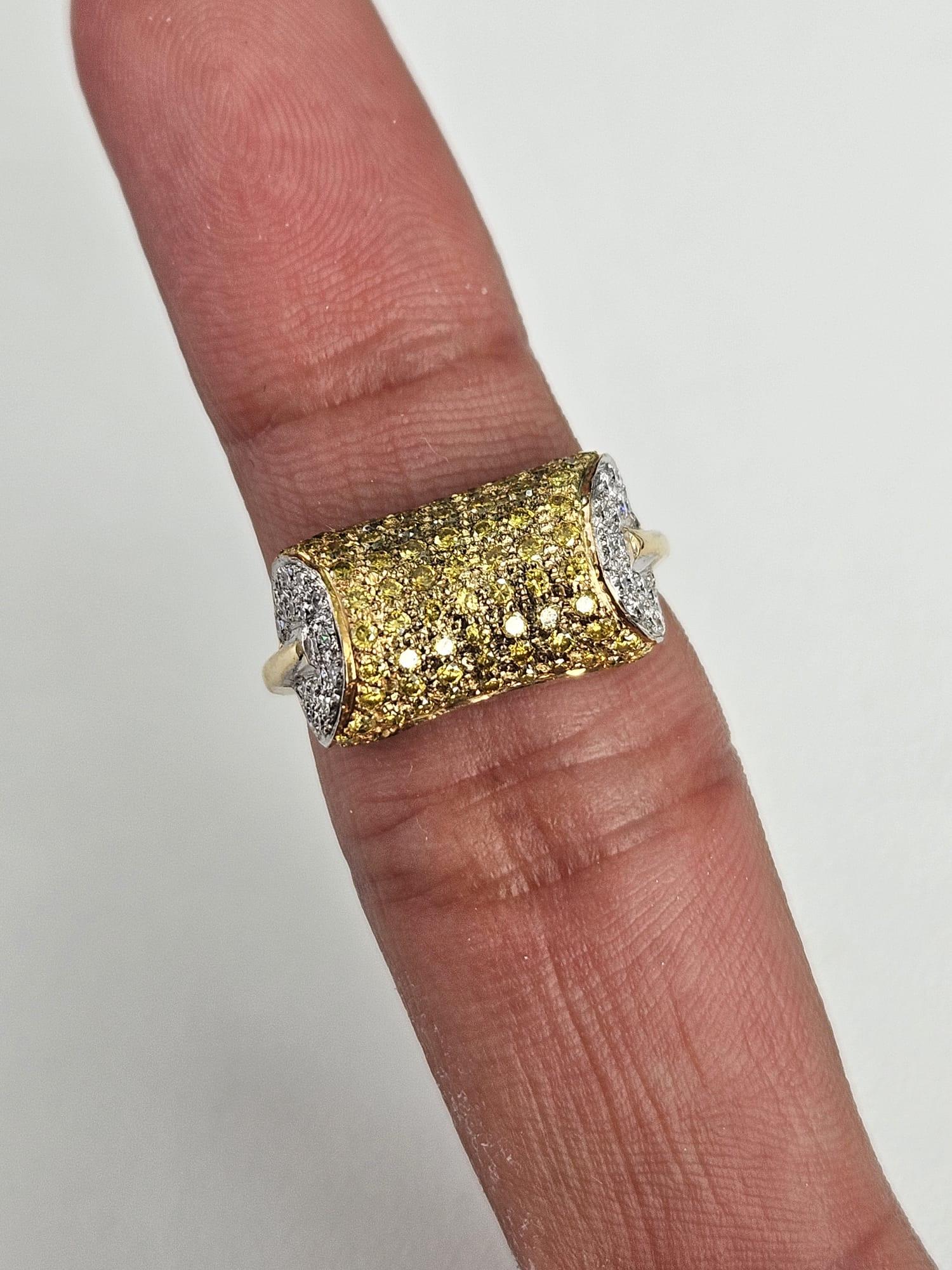 Bague cylindrique avec diamant canari naturel de 1,15 carat Unisexe en vente