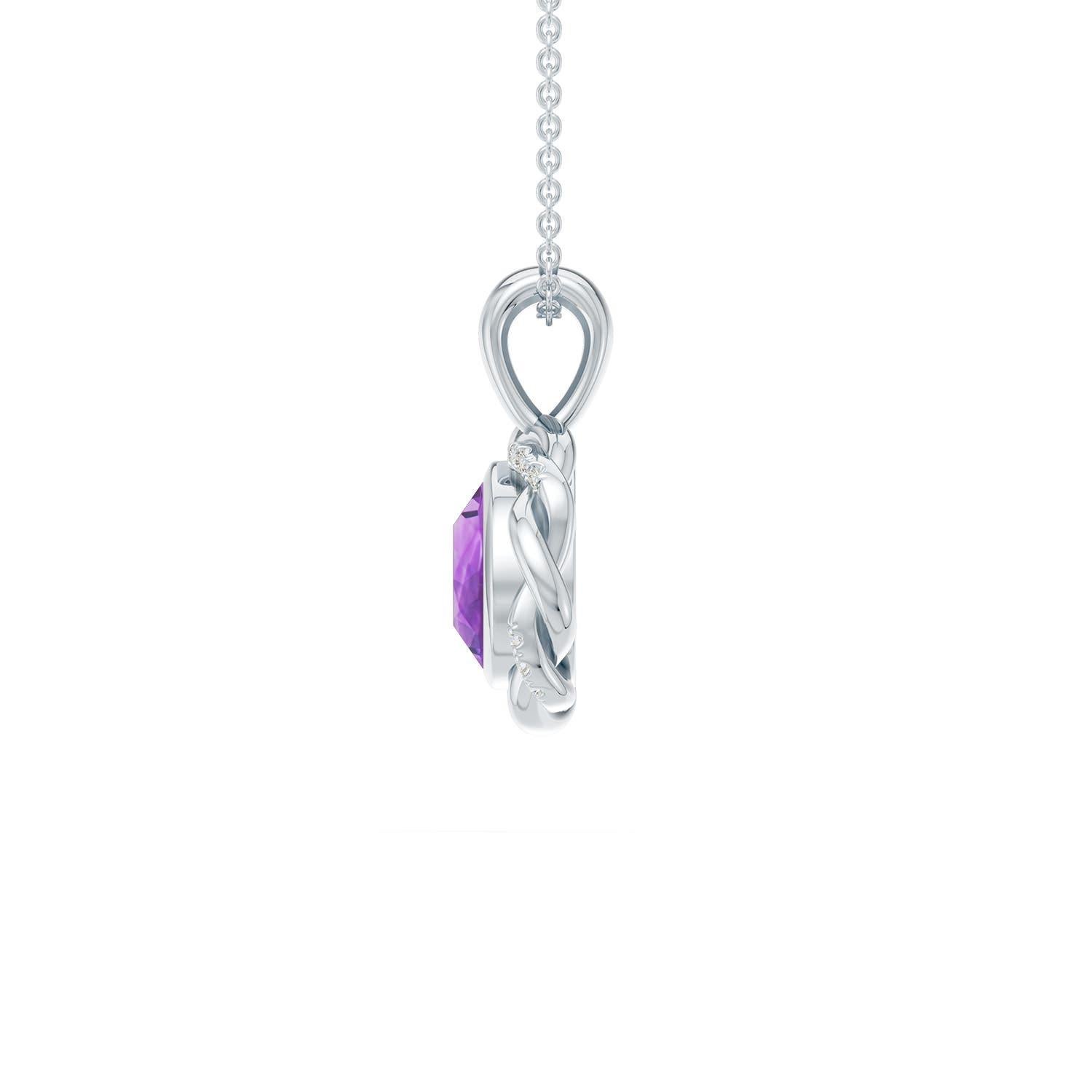 Angara is a family-started and family-run fine jewellery brand with generations of expertise in gemstones. In ancient Sanskrit, Angara means “the fire within.” We love how it captures the power of the color that burns inside our gemstones. Right