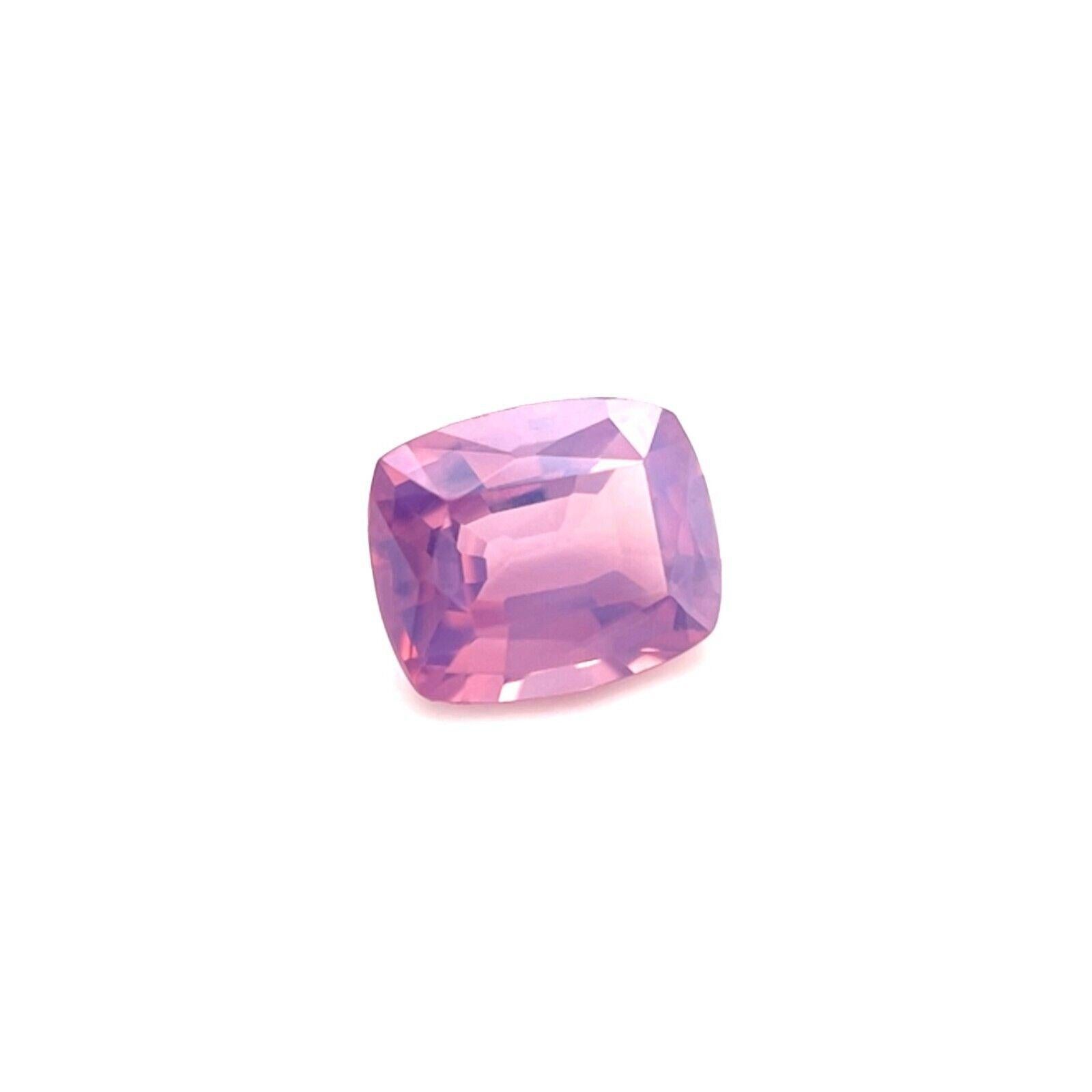Espinela Púrpura Rosa Mahenge Lila Antigua Talla Cojín 6,8x5,6mm VS Natural 1,17ct
 
 Gema natural de espinela Mahenge rosa púrpura lila tallada en cojín.
 Fina espinela de 1,17 quilates de un vivo color rosa púrpura lila y excelente claridad, una