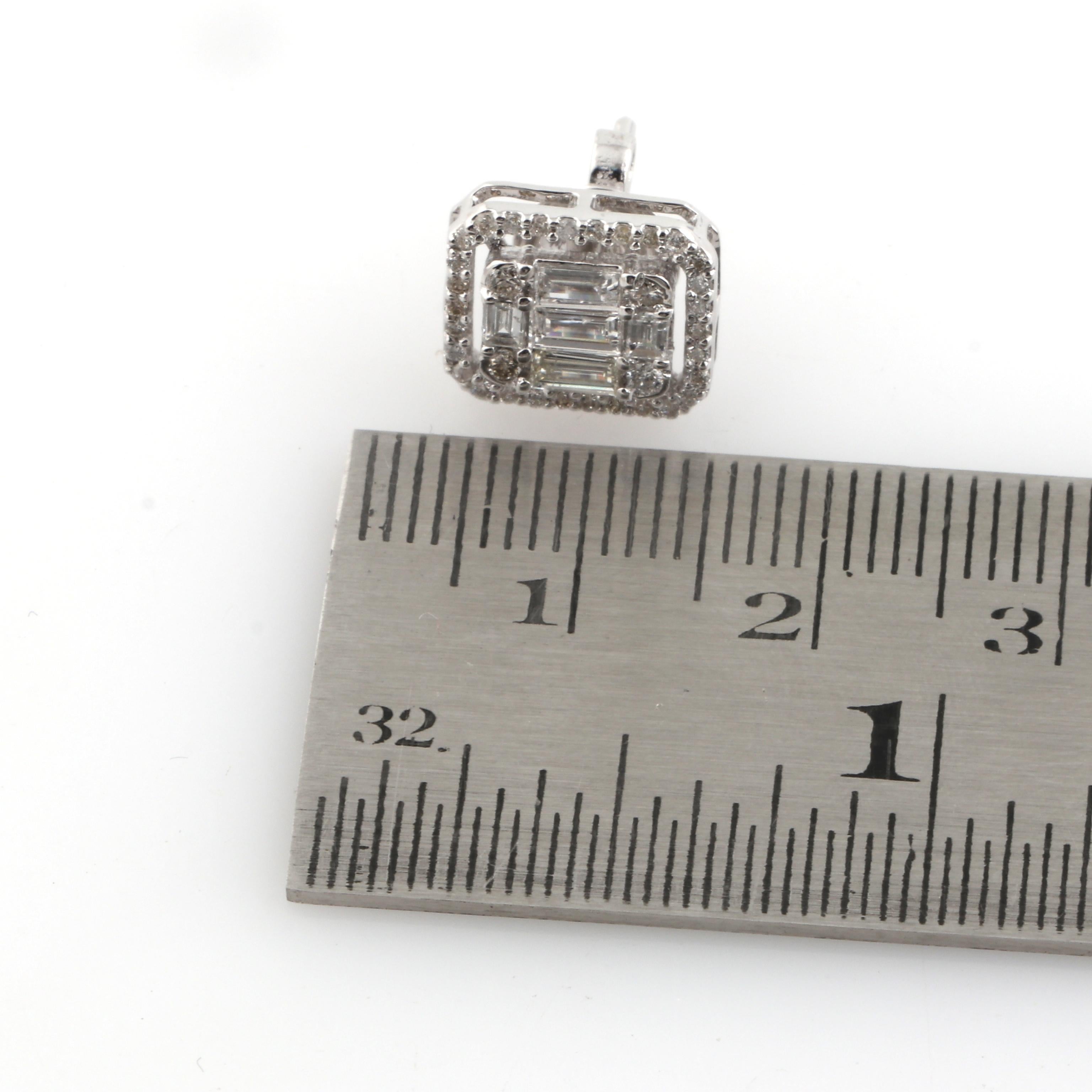 De las mujeres Pendientes de oro blanco de 18 quilates con halo de diamantes naturales de 1,19 quilates, claridad SI y color HI en venta