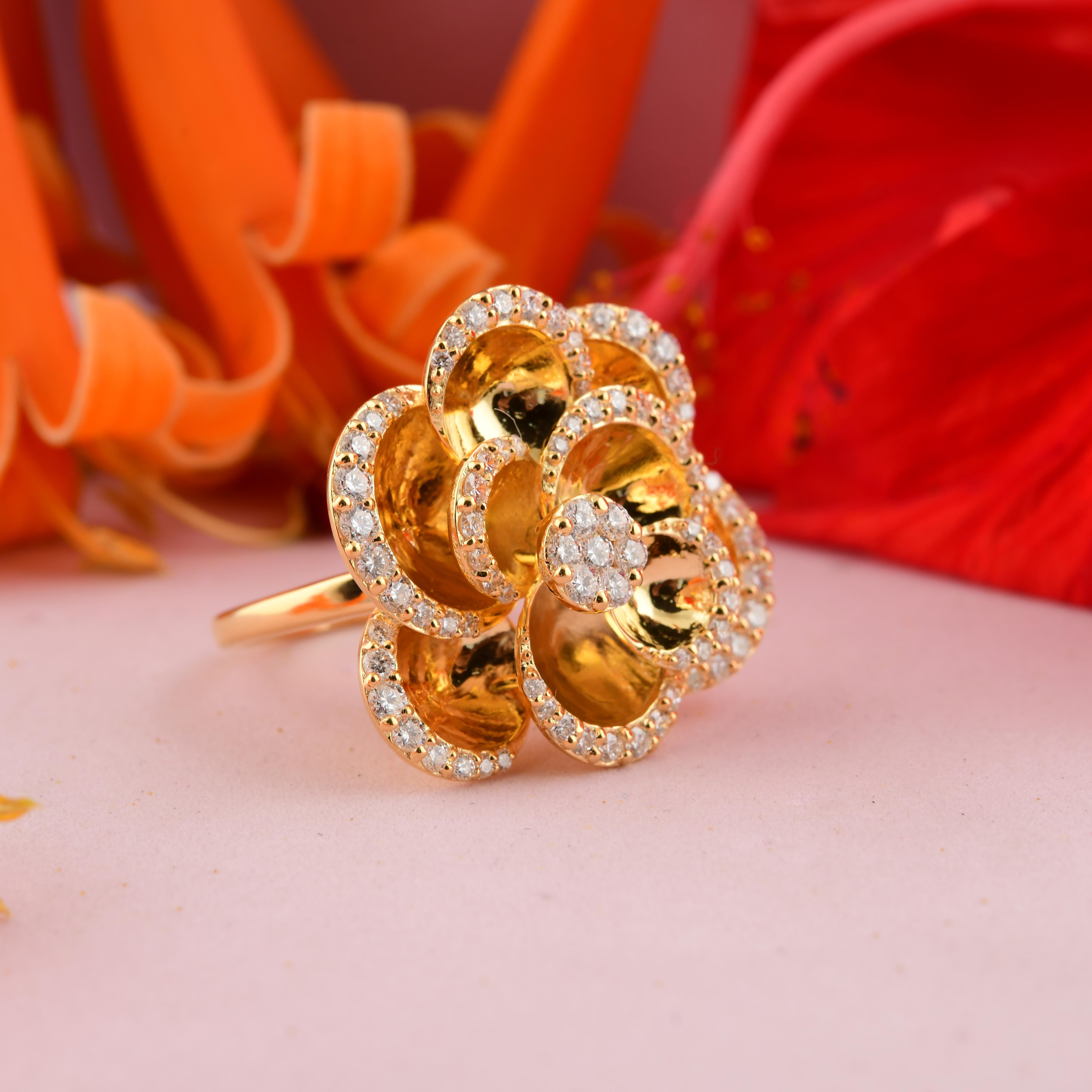 Natural 1.19 Carat SI/H Diamond Flower Cocktail Ring 18 Karat Yellow Gold For Sale 1