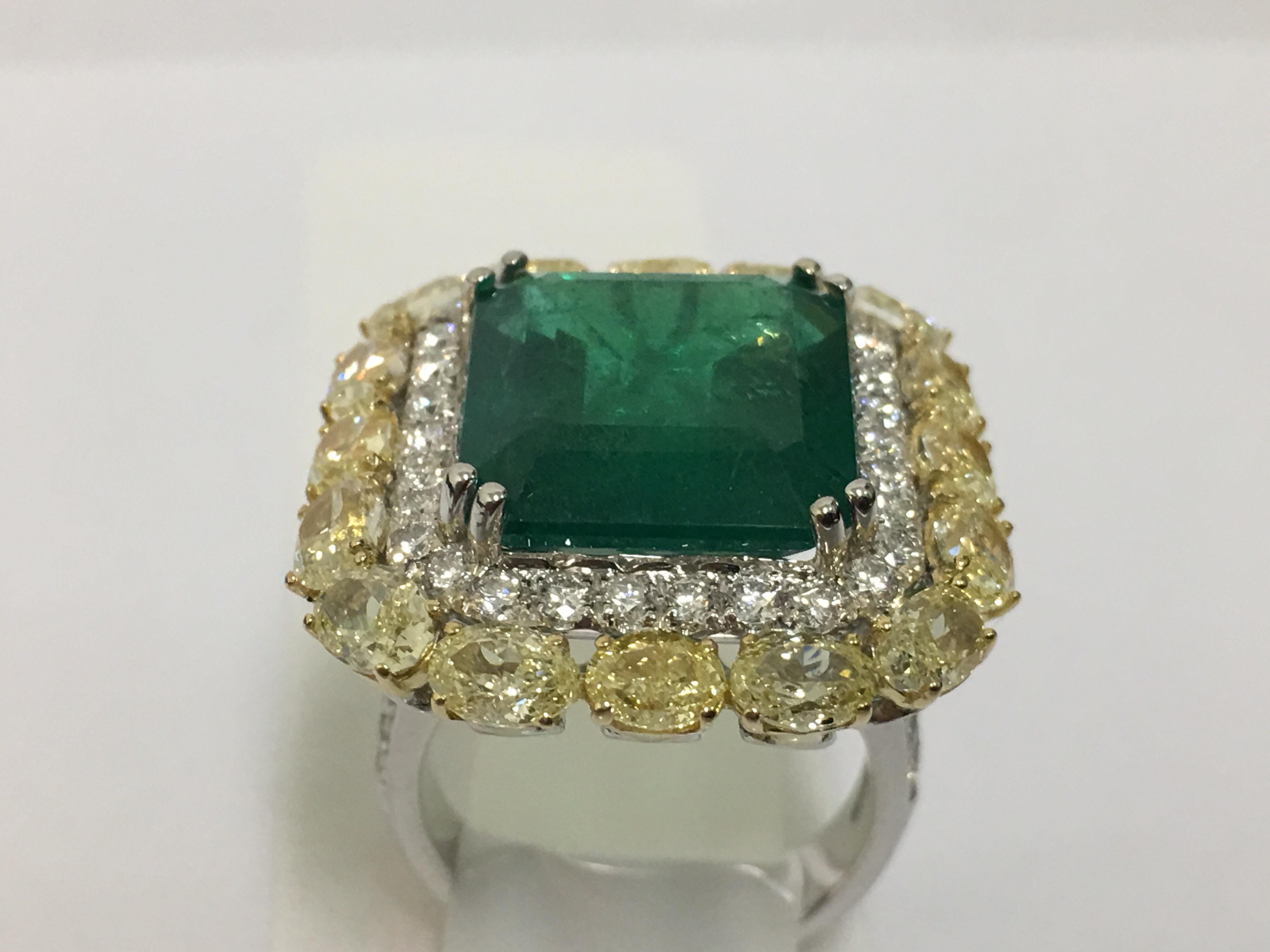 Natural 11.93 Carat Emerald Yellow and White Diamond Cocktail Ring 7