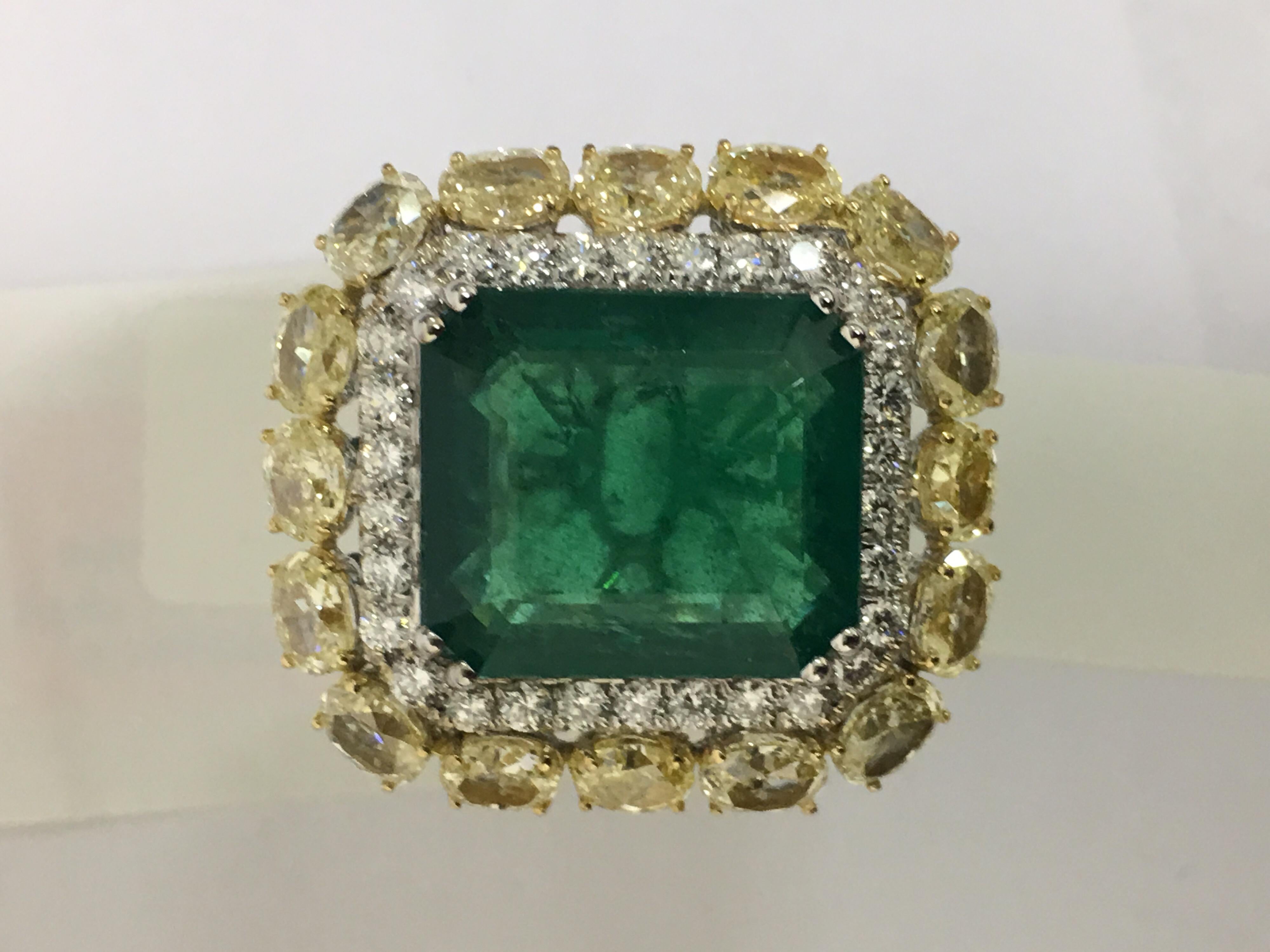 Natural 11.93 Carat Emerald Yellow and White Diamond Cocktail Ring 9