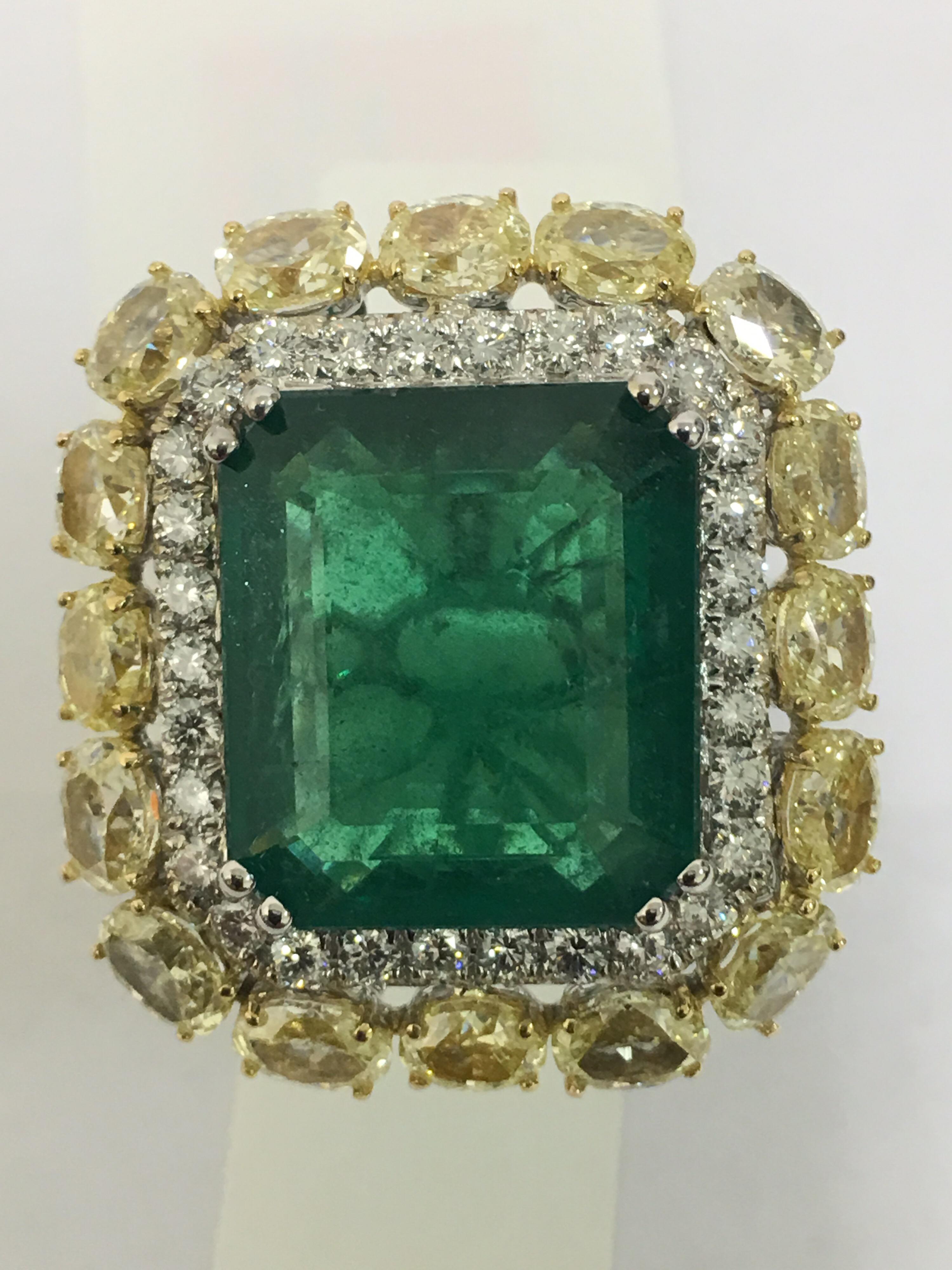 Natural 11.93 Carat Emerald Yellow and White Diamond Cocktail Ring 13