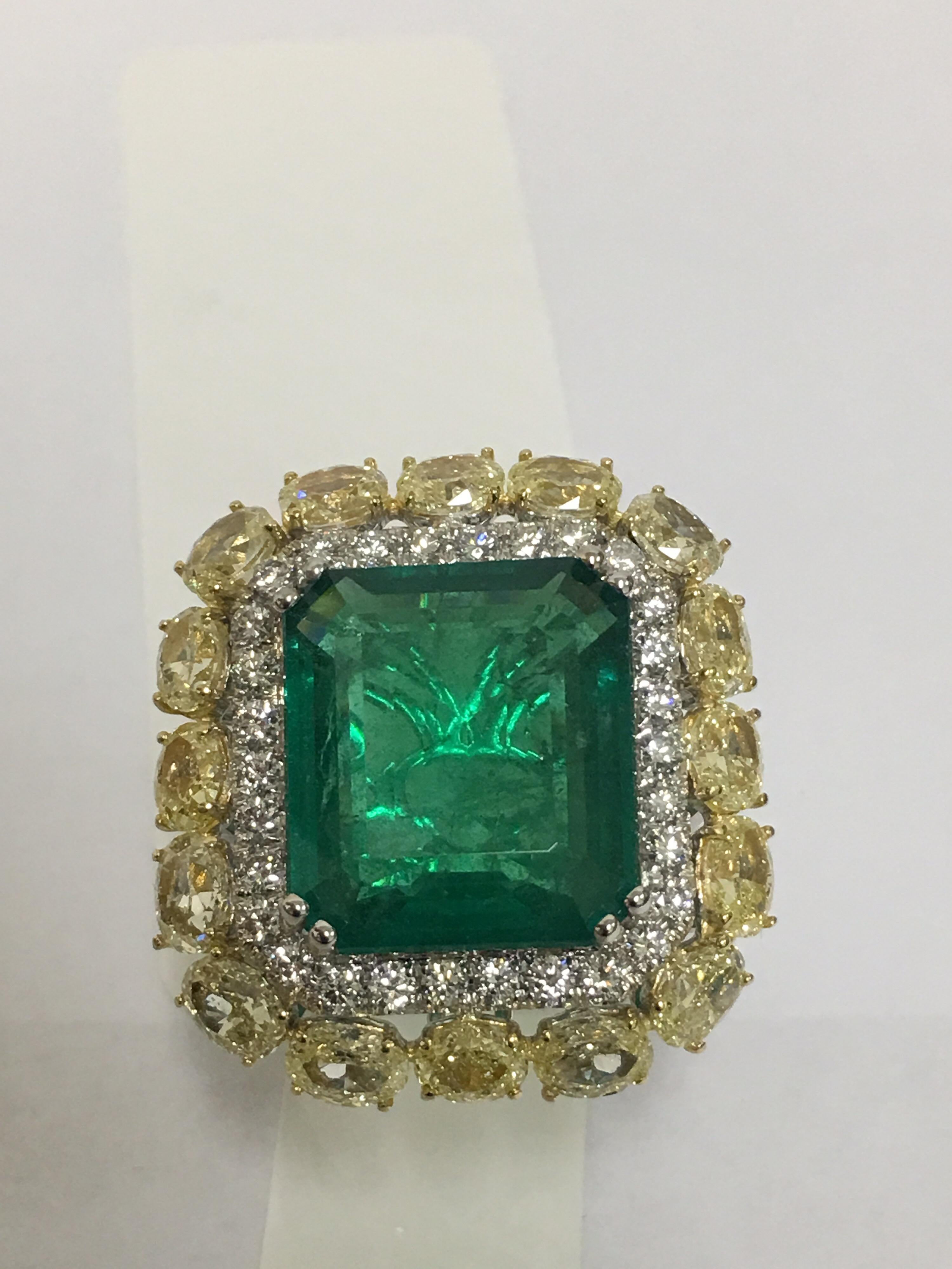 Natural 11.93 Carat Emerald Yellow and White Diamond Cocktail Ring 14