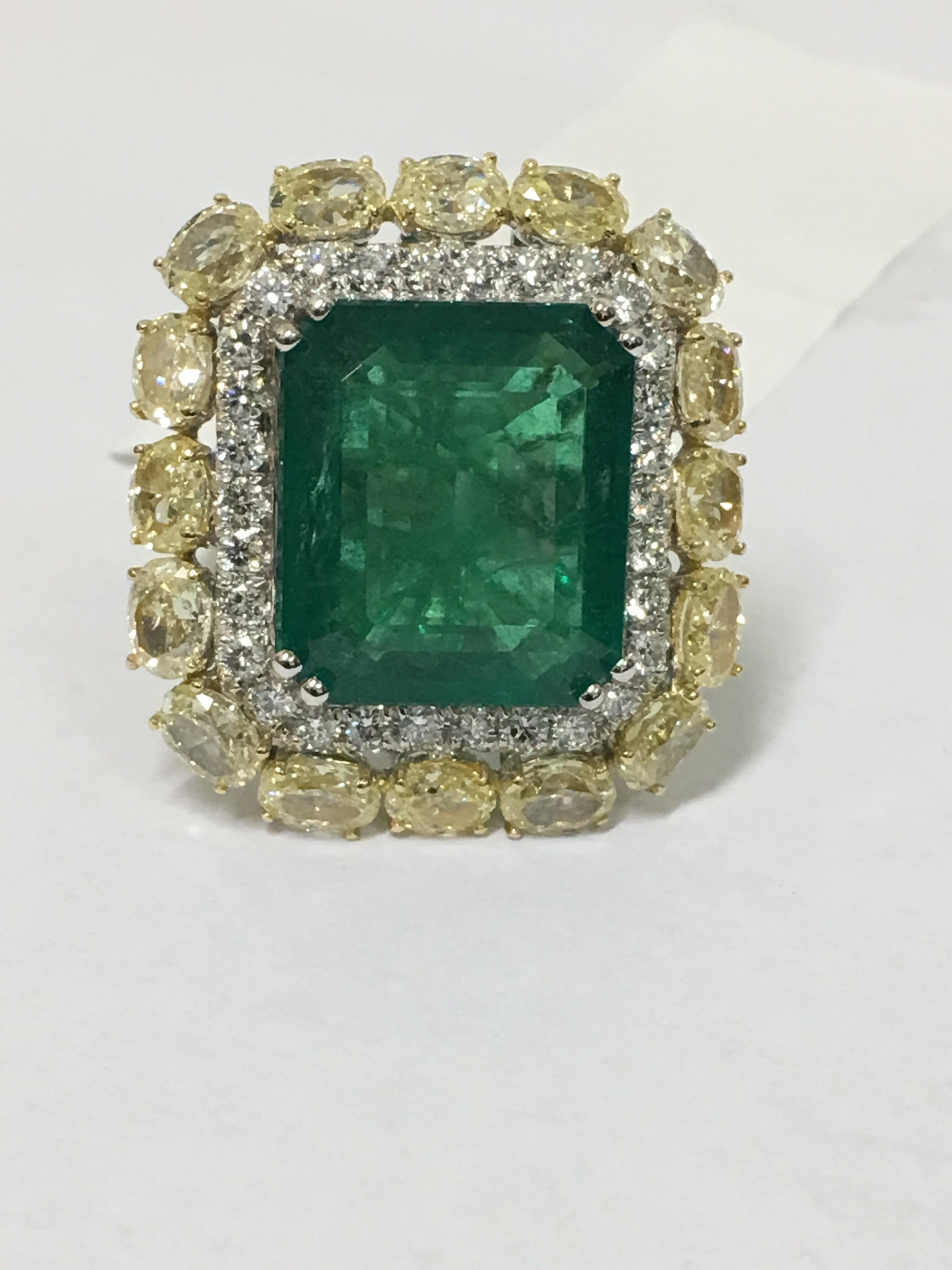 Natural 11.93 Carat Emerald Yellow and White Diamond Cocktail Ring In New Condition In Trumbull, CT