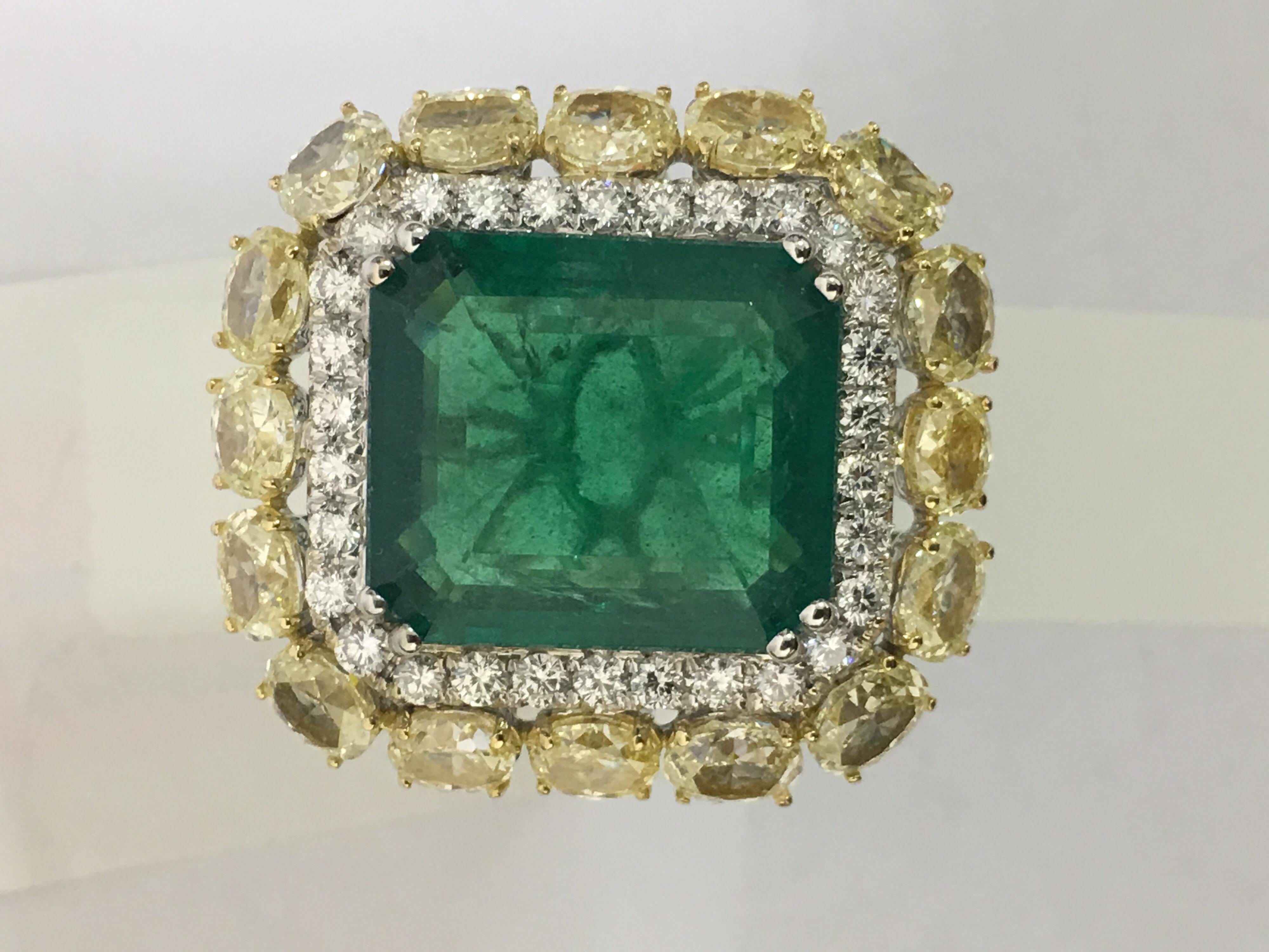 Natural 11.93 Carat Emerald Yellow and White Diamond Cocktail Ring 2