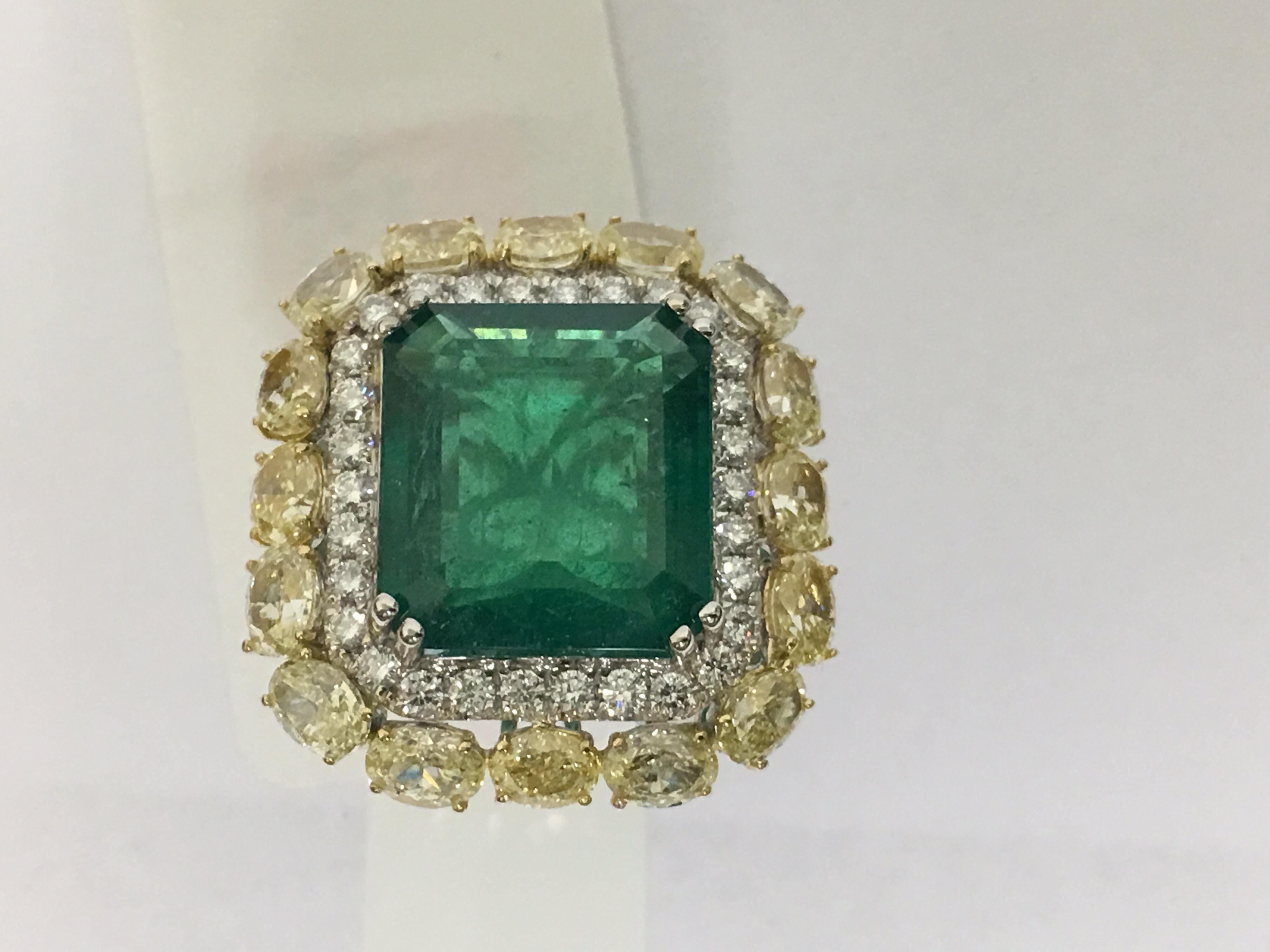 Natural 11.93 Carat Emerald Yellow and White Diamond Cocktail Ring 3