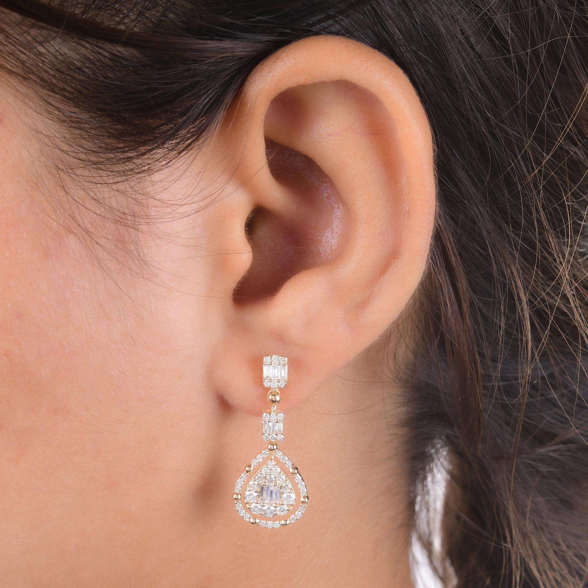 Moderne Pendants d'oreilles en or jaune 10 carats avec diamants baguettes naturels de 1,2 carat en vente