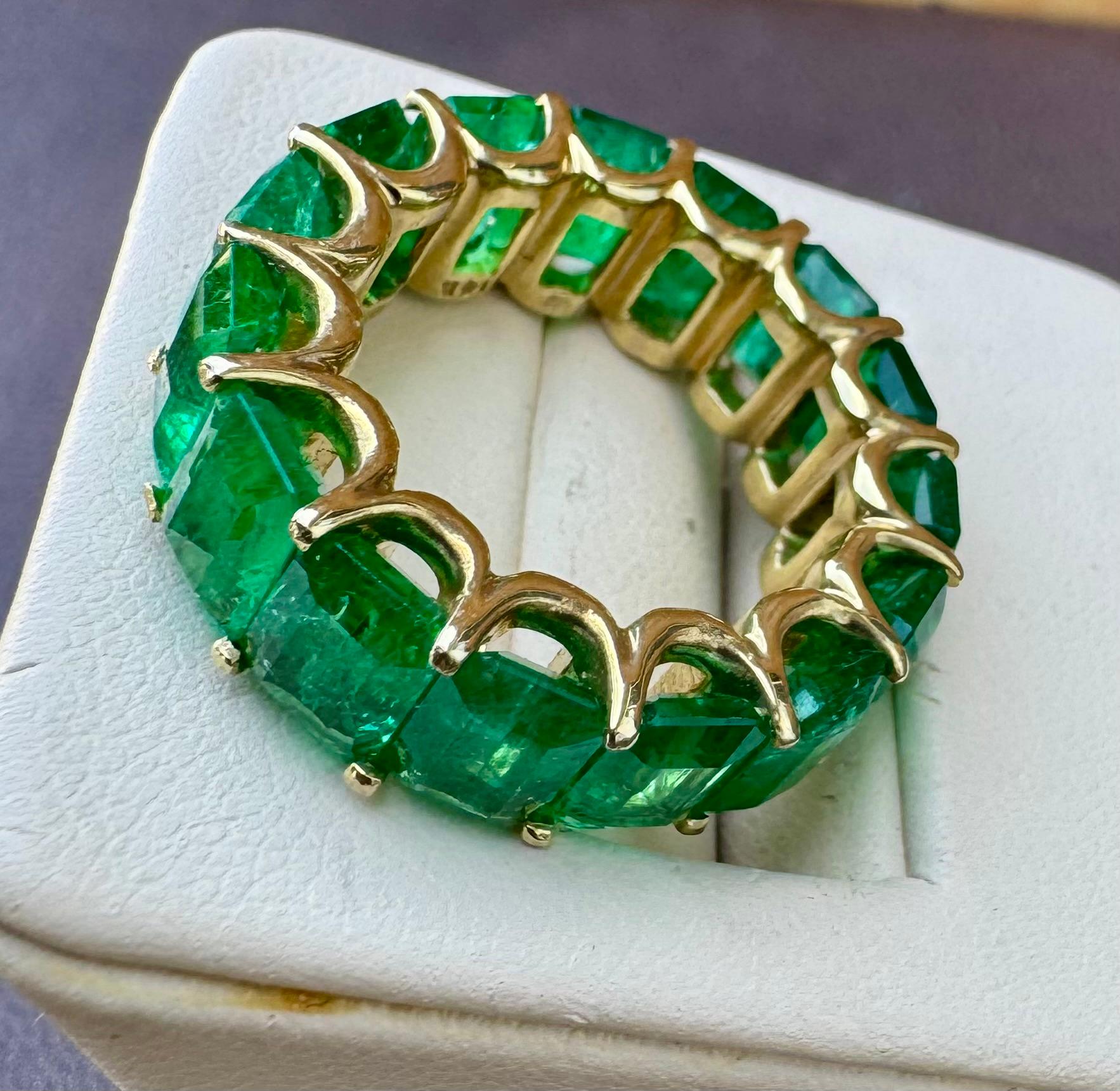 Natural 12 Ct High Quality Zambian Emerald Cut Emerald Eternity Band/ Ring 14 KG For Sale 12