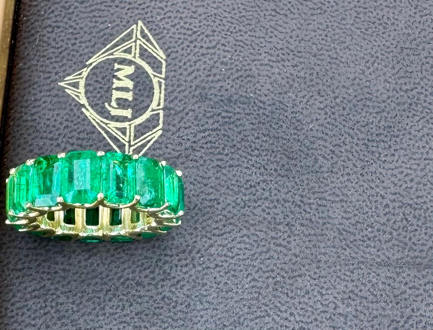 Natural 12 Ct High Quality Zambian Emerald Cut Emerald Eternity Band/ Ring 14 KG For Sale 3