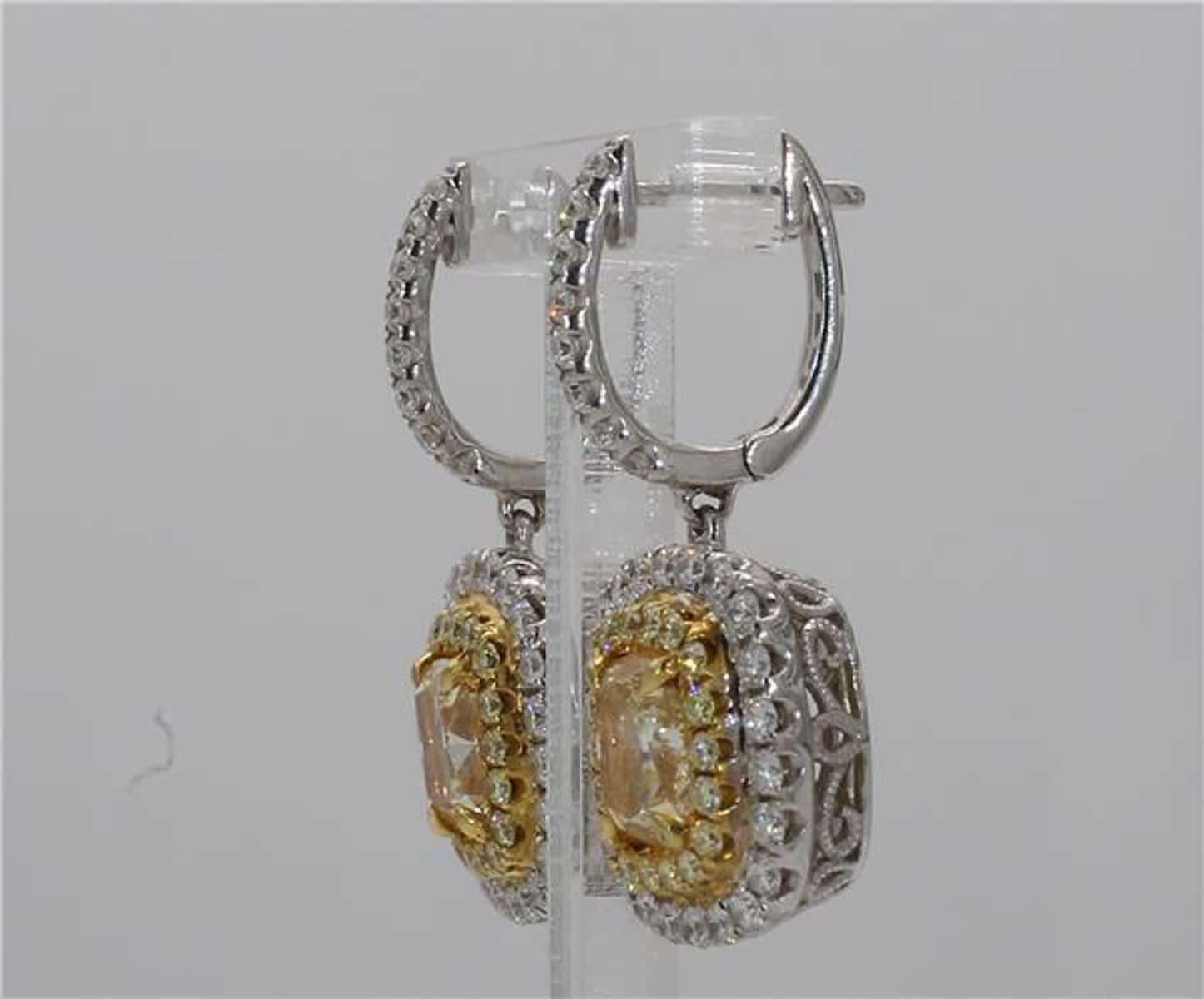 Natural Yellow Cushions and White Diamond 4.58 Carat TW Gold Dangle Earrings In New Condition In New York, NY