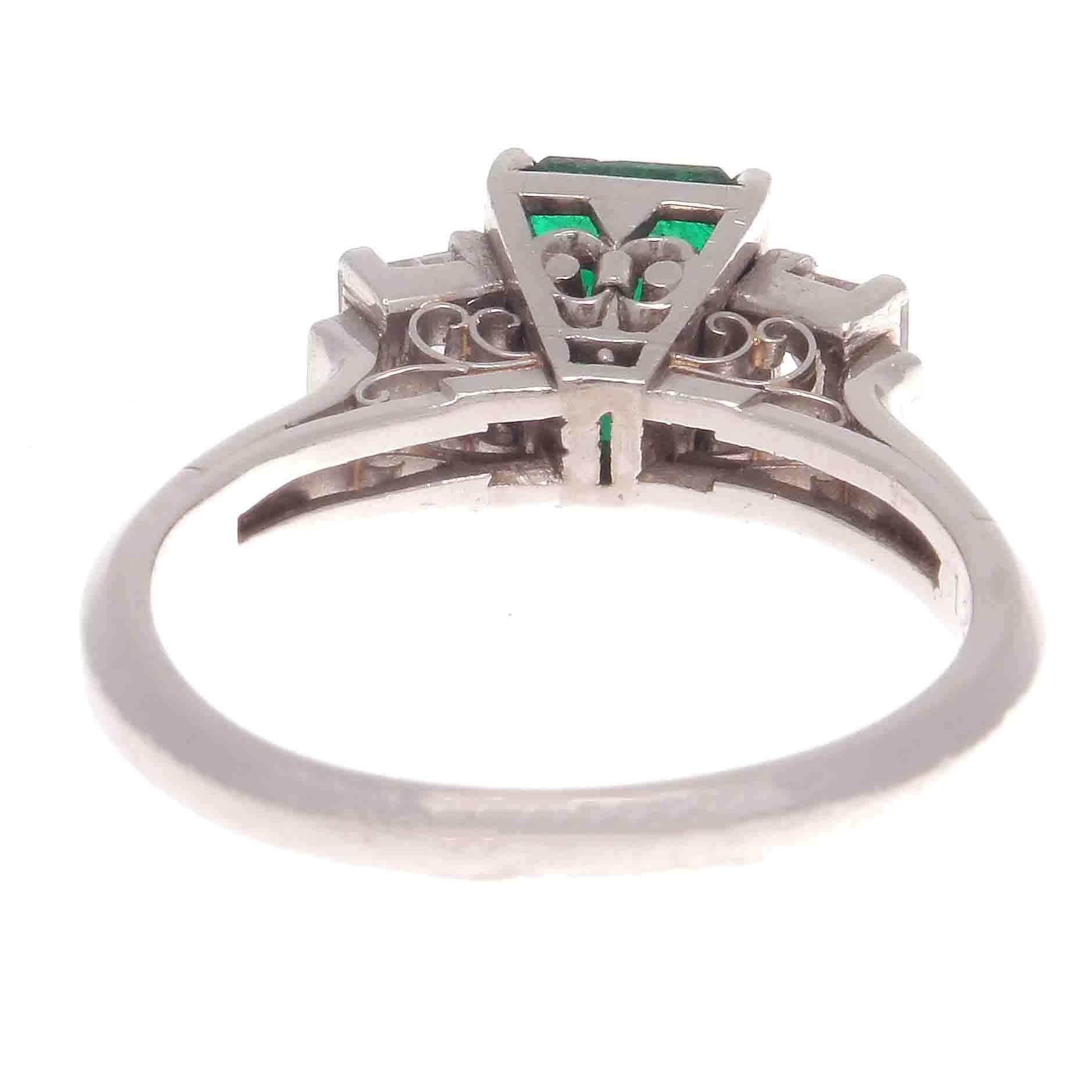 Art Deco Natural 1.22 Carat Emerald Diamond Platinum Engagement Ring