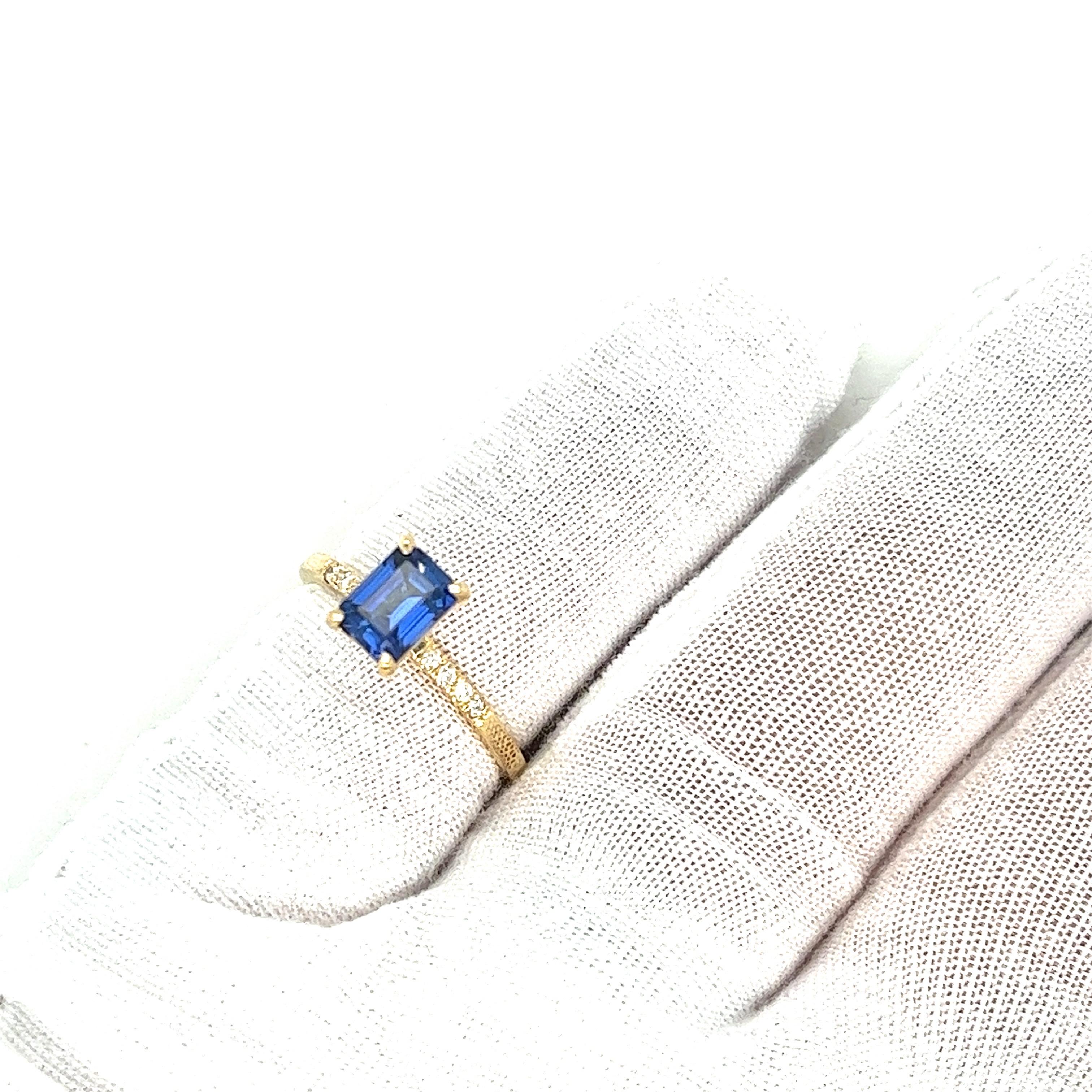 Natural 1.22 Carat Sapphire Diamond Ring For Sale 2