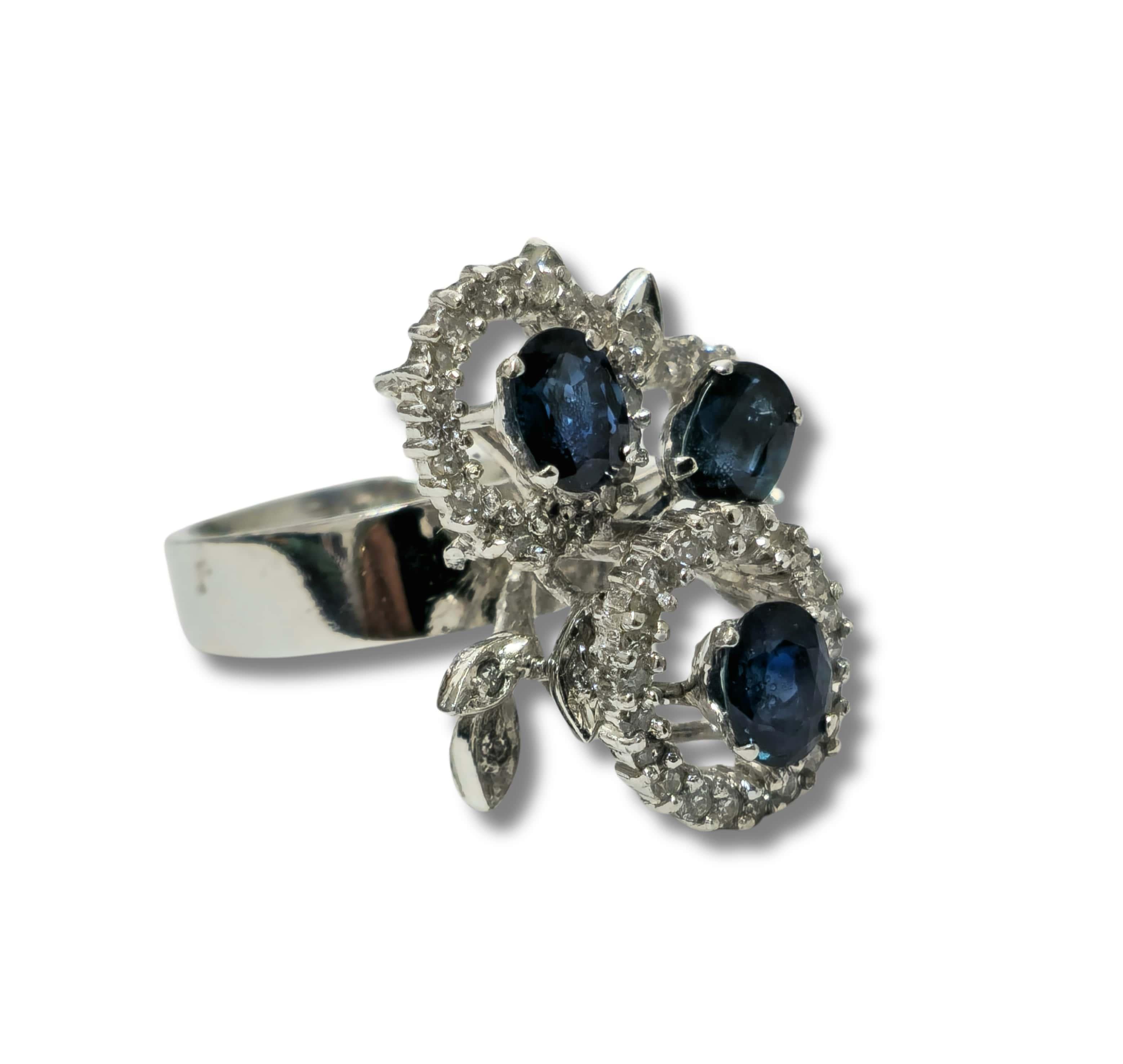 Victorian Natural 1.25ct Natural Sapphire & Diamond Ring For Sale