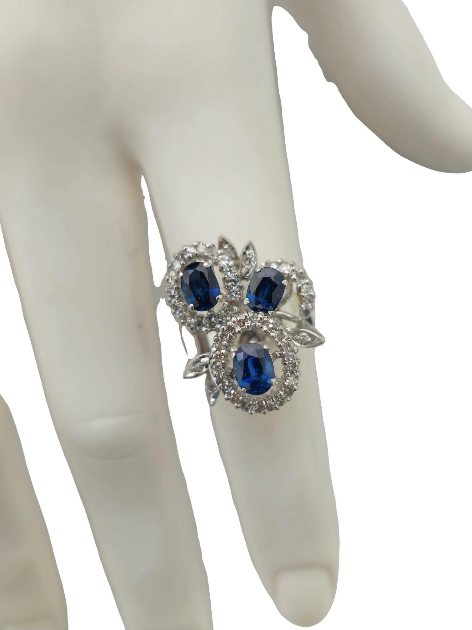 Natural 1.25ct Natural Sapphire & Diamond Ring In Excellent Condition For Sale In Miami, FL