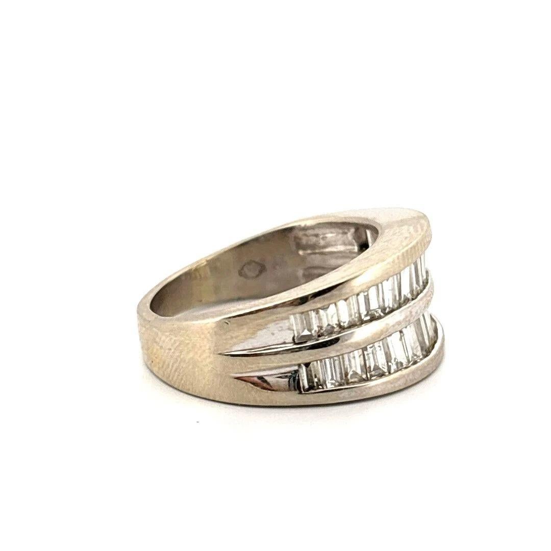 Natural 1.25CTW Diamond Baguette 14K White Gold Channel Set Band Ring Size 6 Corte baguette en venta