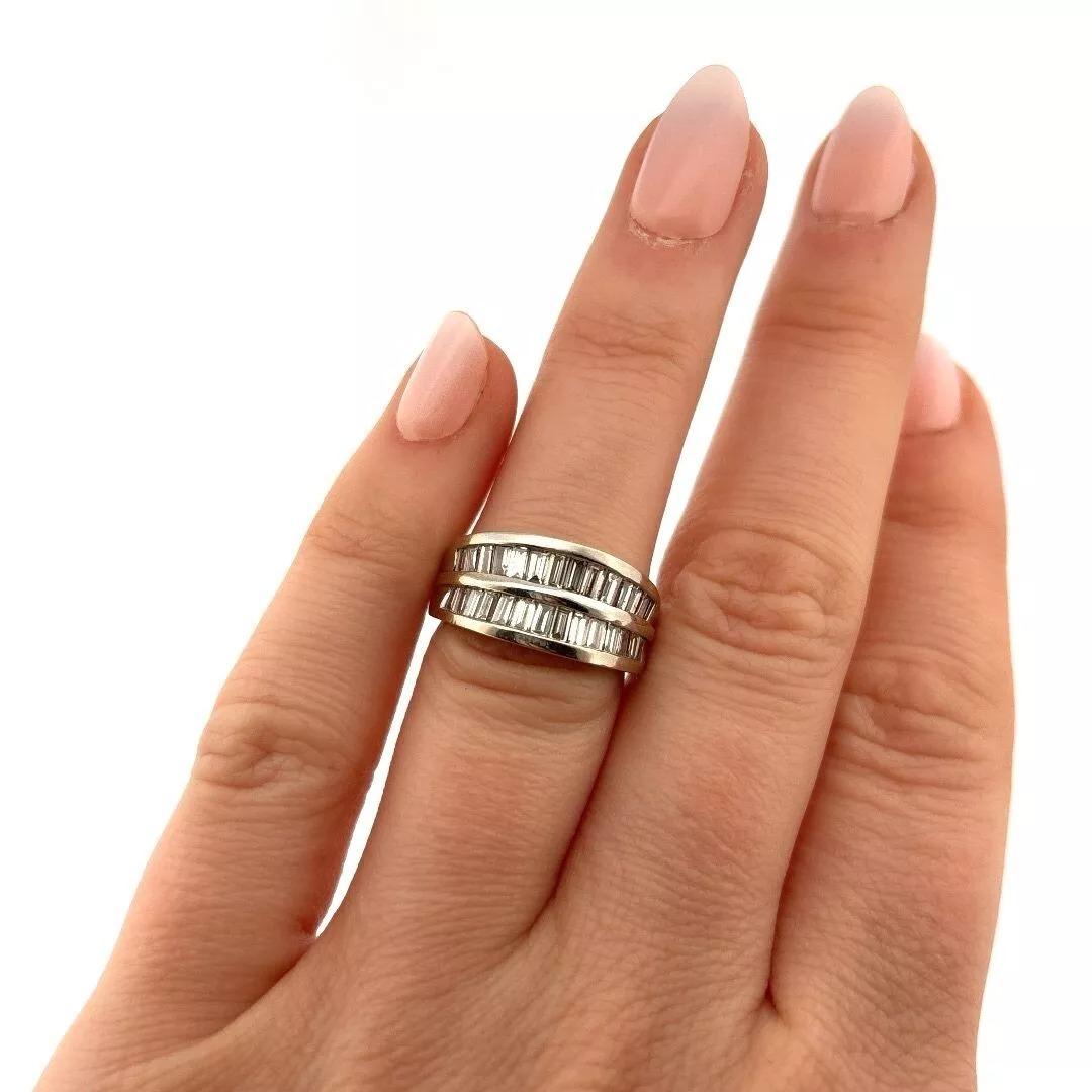 De las mujeres Natural 1.25CTW Diamond Baguette 14K White Gold Channel Set Band Ring Size 6 en venta