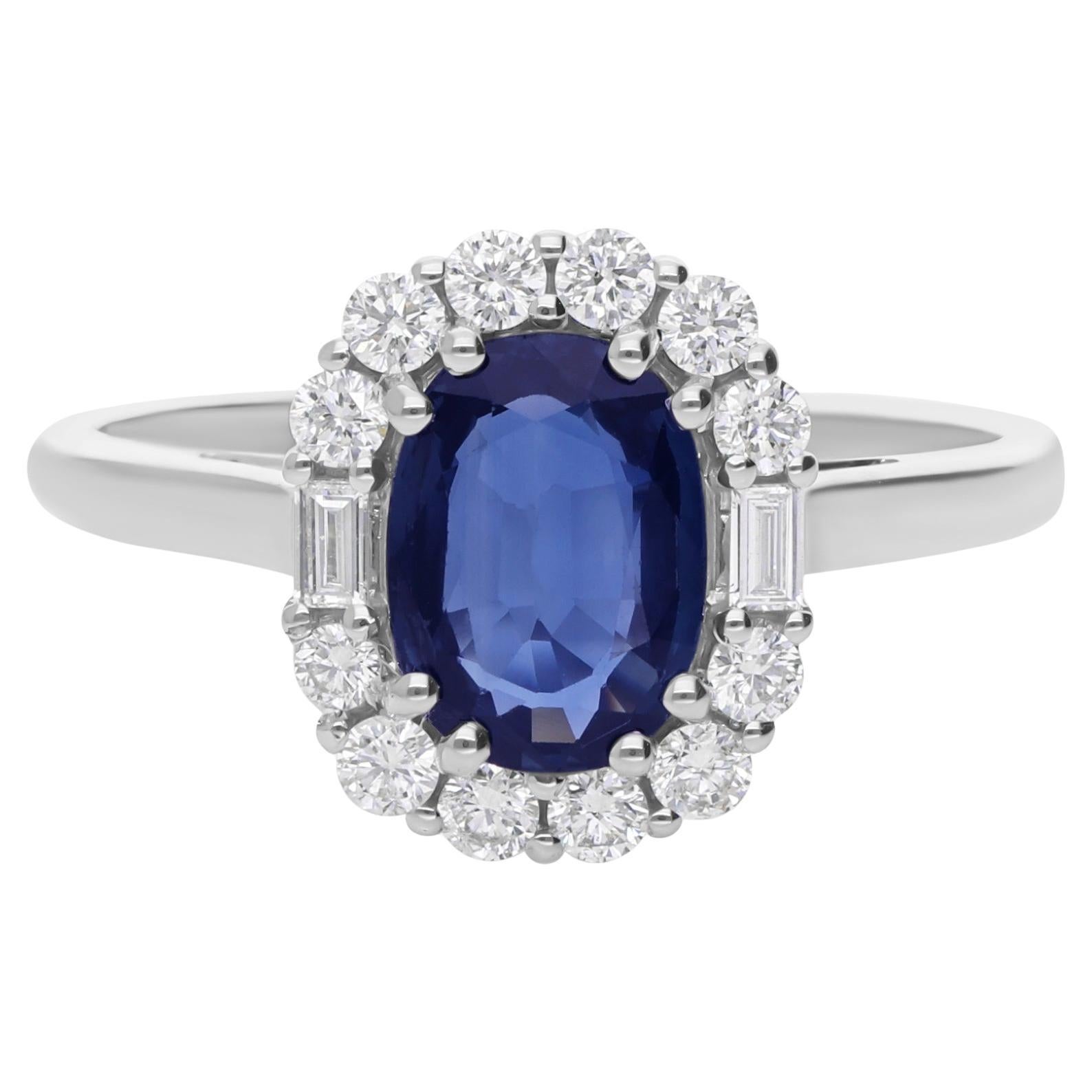 Anello in oro bianco 18 carati con zaffiro blu naturale da 1,29 carati e diamante aureolato