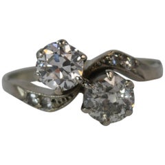 Natural 1.2 Carat Old Cut Diamond 18 Carat White Gold Toi et Moi Twist Ring Natural 1.2 Carat Old Cut Diamond 18 Carat White Gold Toi et Moi Twist Ring