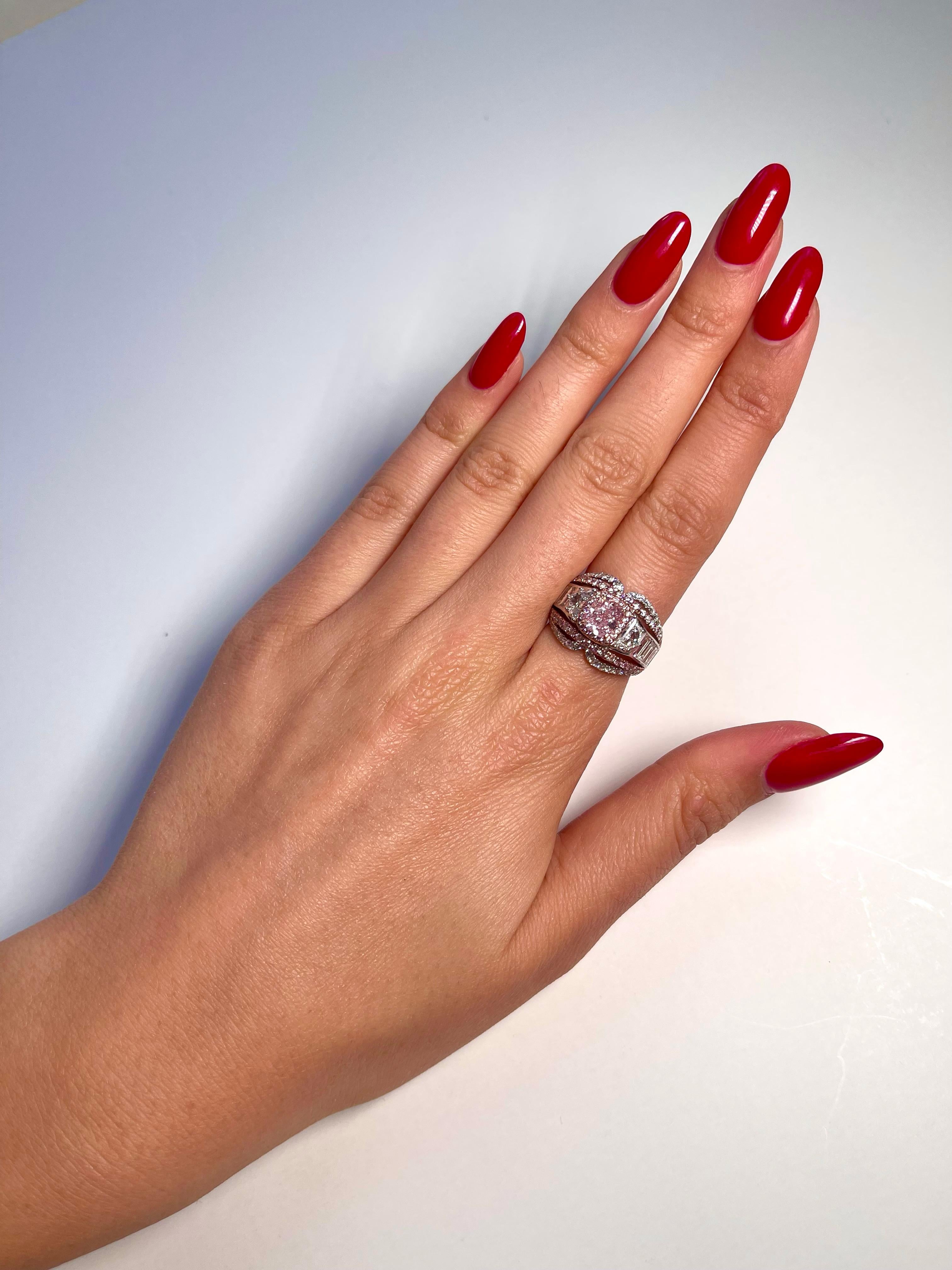 Bague de cocktail en or 18 carats, diamant naturel de 1,32 carat de couleur rose intense, rapport GIA en vente 1