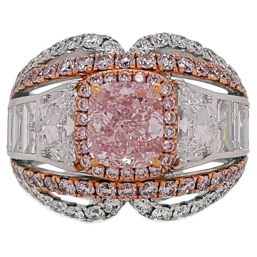 Anillo de Cóctel de Diamante Rosa Intenso Fancy Natural de 1,32 Quilates, Oro de 18 K Informe GIA
