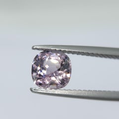 Pierre précieuse naturelle de 1,36 ct, spinelle « Pestle » violet clair non traité thermiquement, taille « coussin »