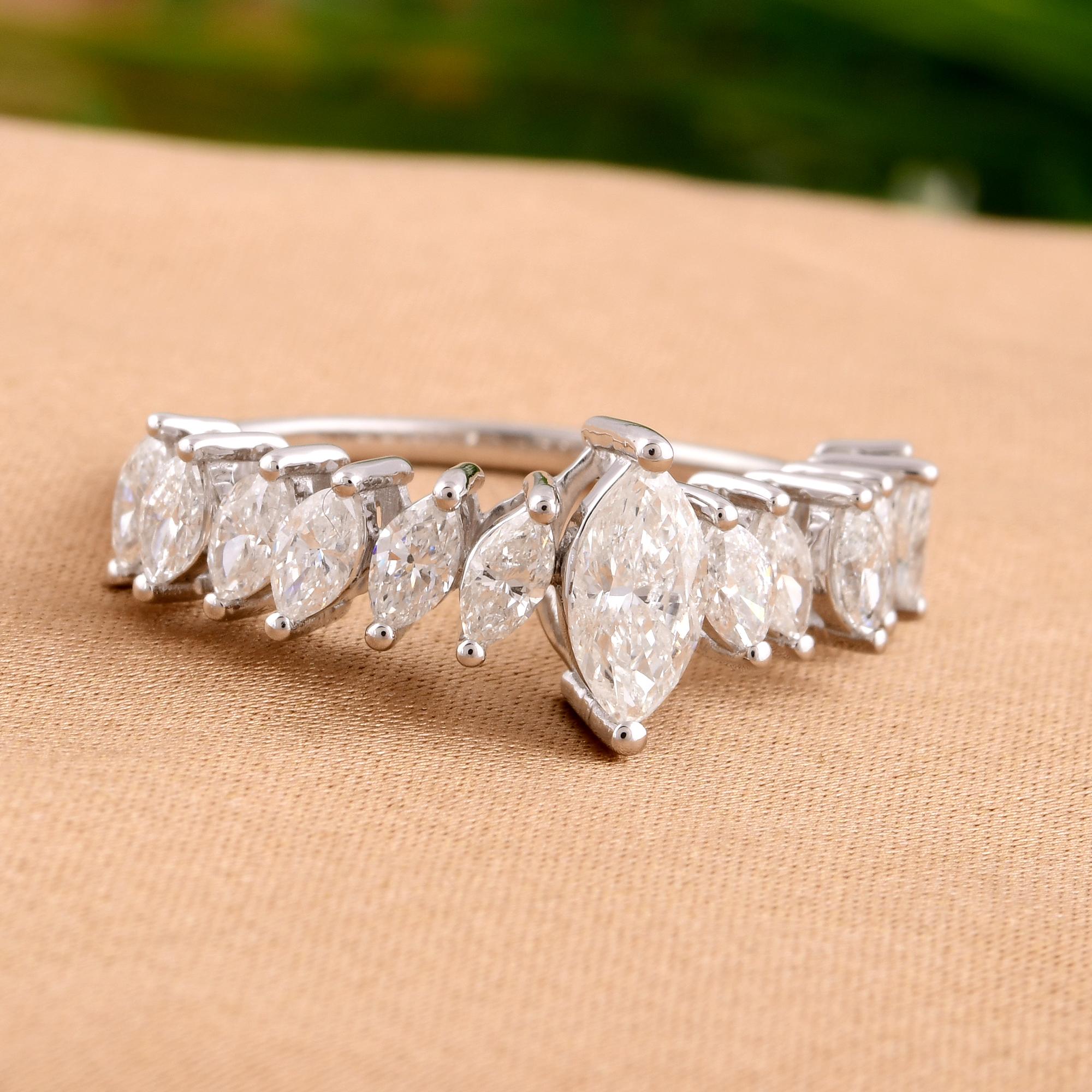 Taille Marquise Bague en or blanc 18 carats avec diamants marquises naturels de 1,38 carat, faite à la main en vente