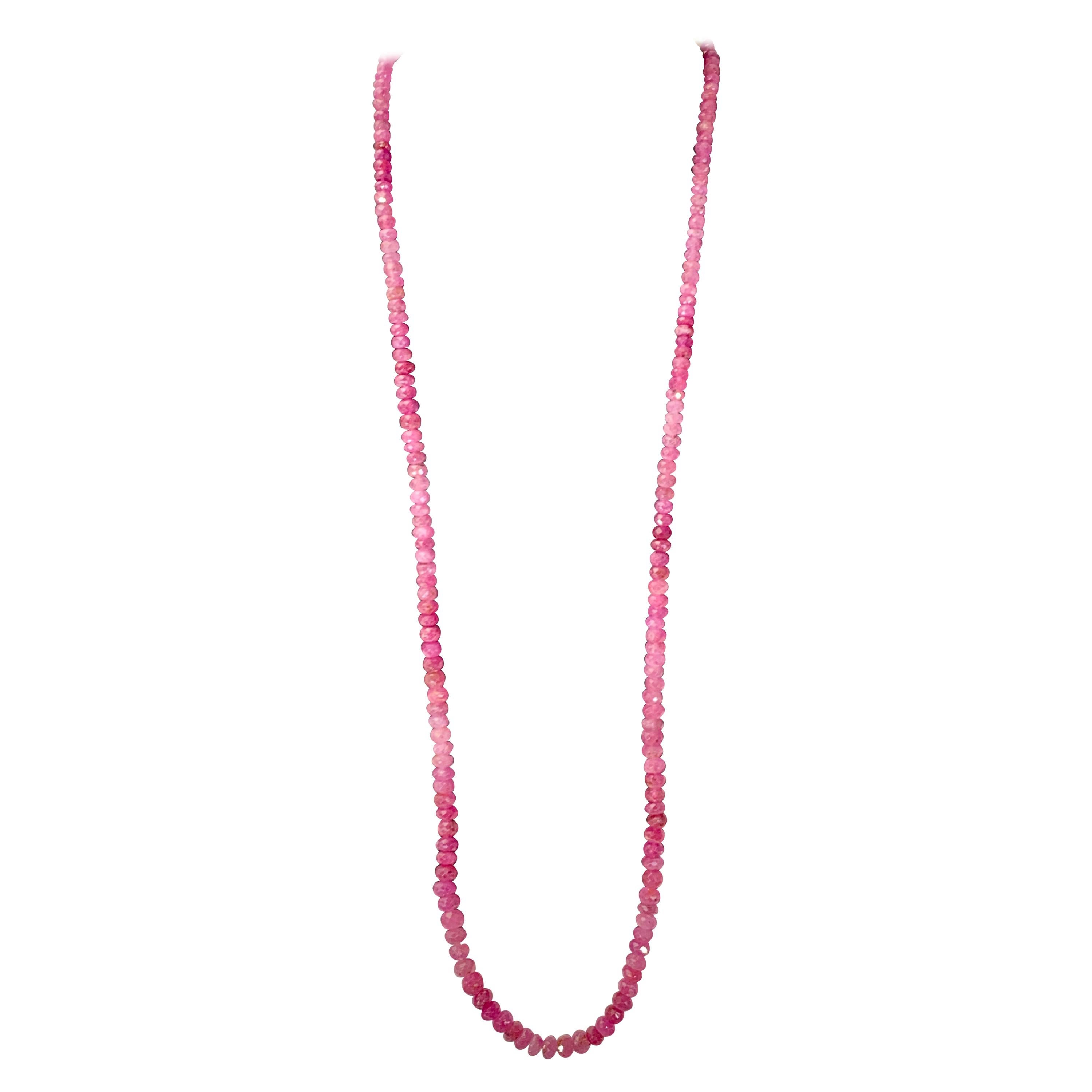 Collier à un brin en perles de rubis naturel de 140 carats avec fermoir en argent
