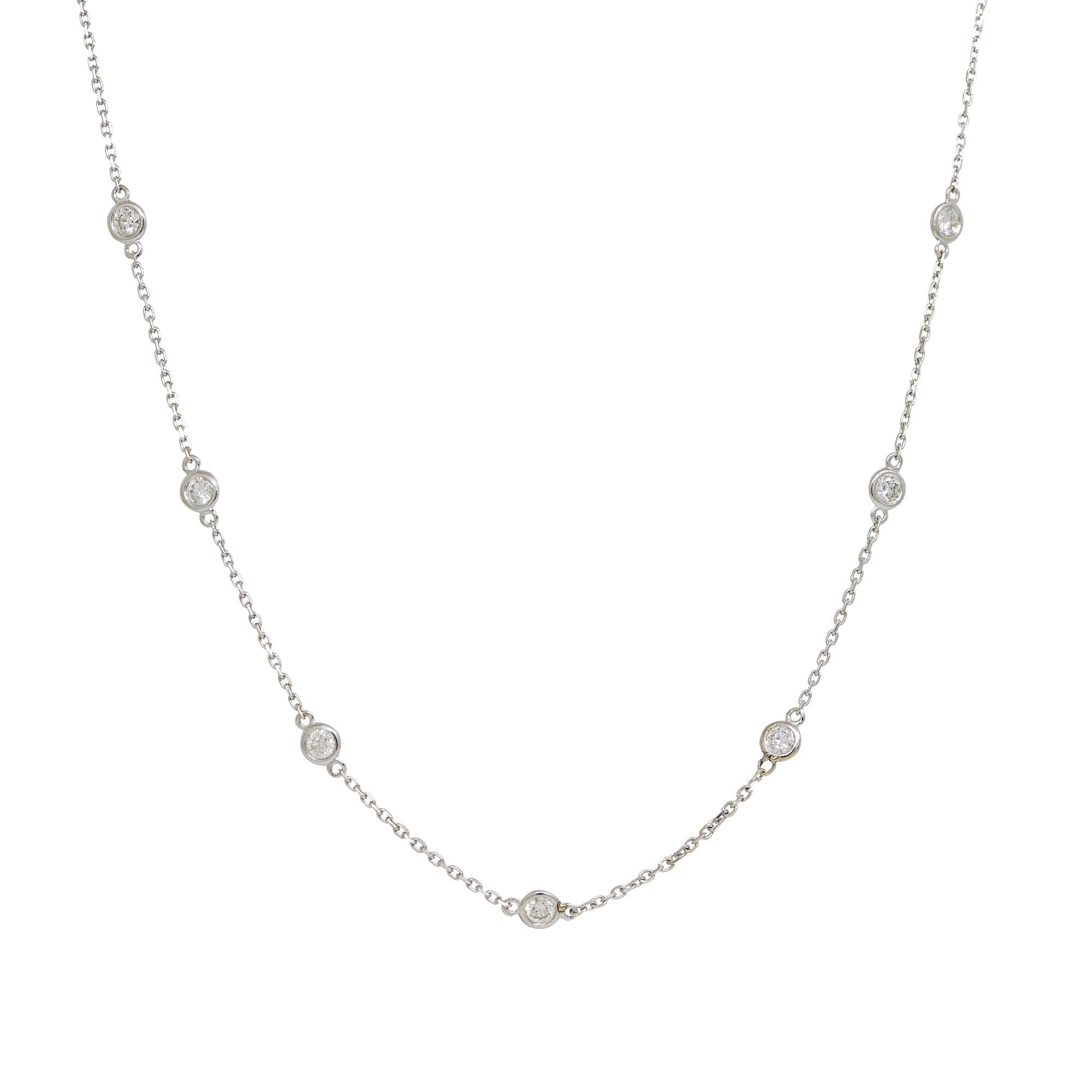 Collana di diamanti rotondi Nature da 1,40 carati per metro da 14 carati

Questa è una classica collana di diamanti a metro. Questa collana è realizzata in oro bianco a 14 carati e 14 diamanti naturali a taglio brillante, per un peso totale di circa