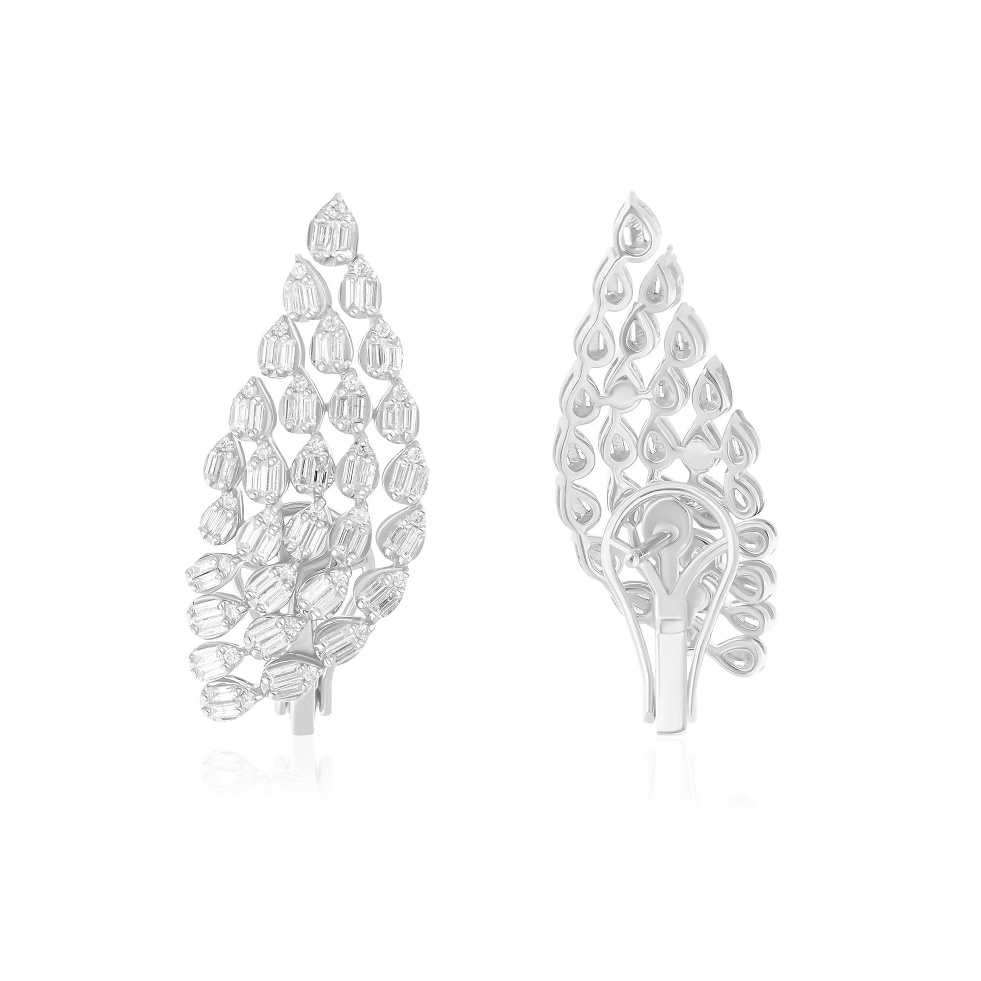 Realizzati in oro a 14 carati, questi squisiti orecchini sono impreziositi da 1,40 carati di diamanti scintillanti.

Segui la vetrina di Spectrum Jewels per vedere le ultime collezioni e i pezzi esclusivi. Spectrum Jewels è orgoglioso di essere