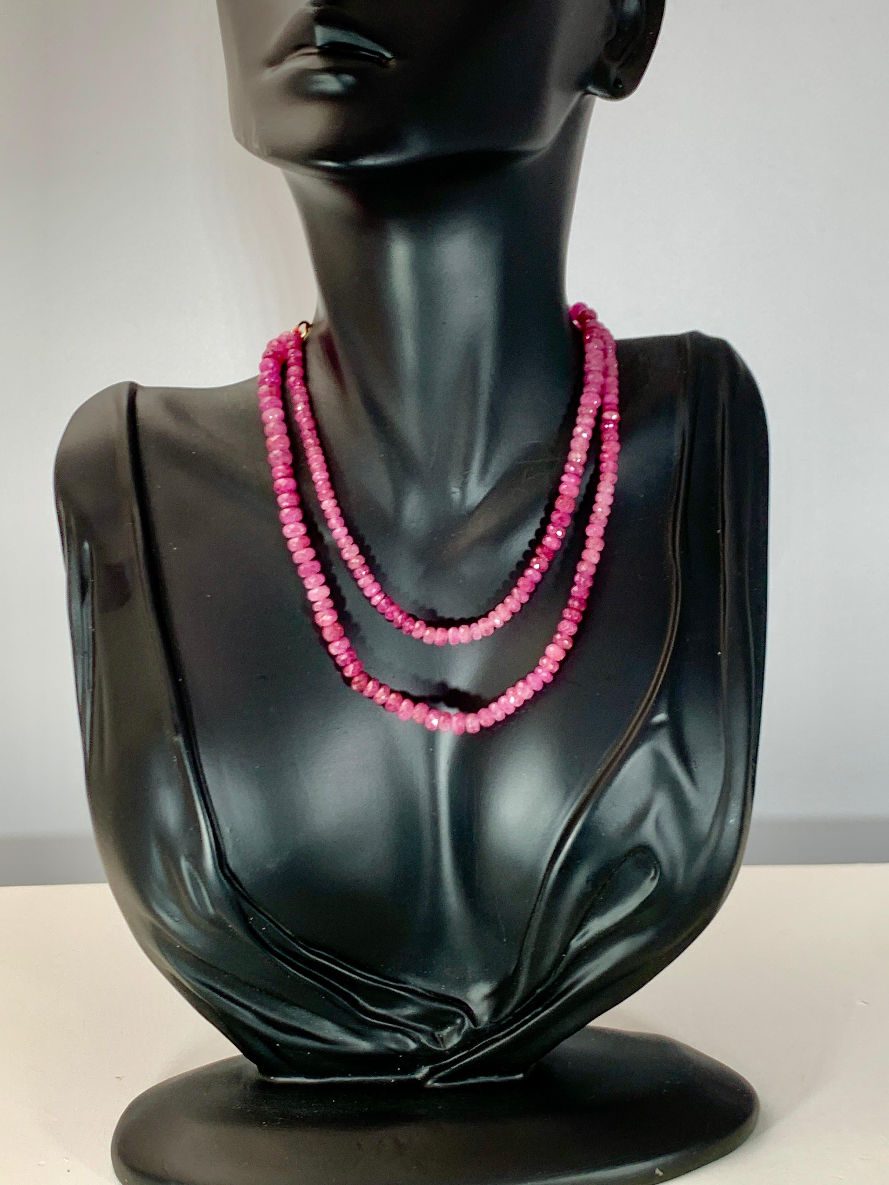 Natural 140 Carat Natural Ruby Bead Single Strand Necklace with Silver Clasp In Excellent Condition For Sale In New York, NY