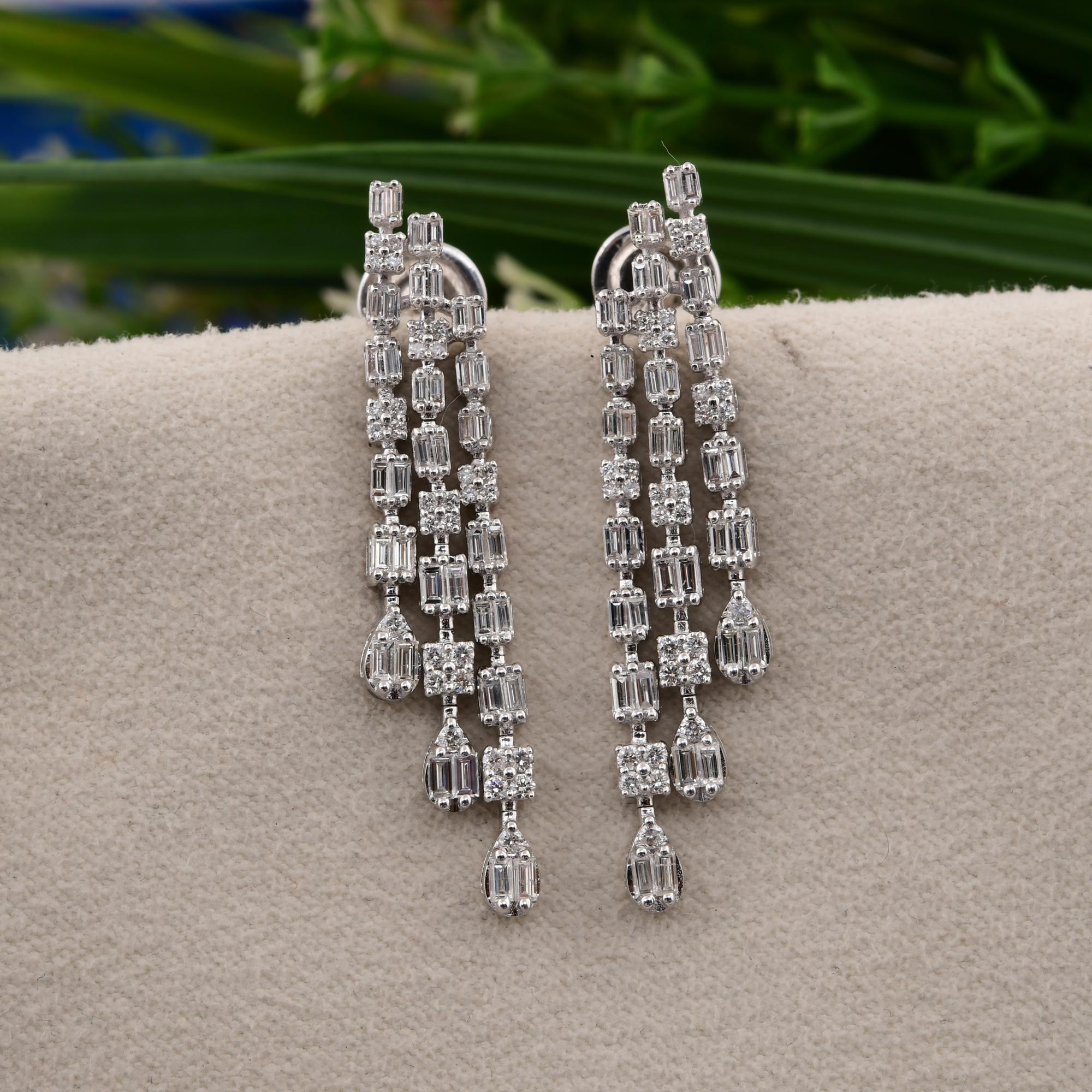 Modern Natural 1.45 Carat SI/H Baguette Diamond Chandelier Earrings 18 Karat White Gold For Sale