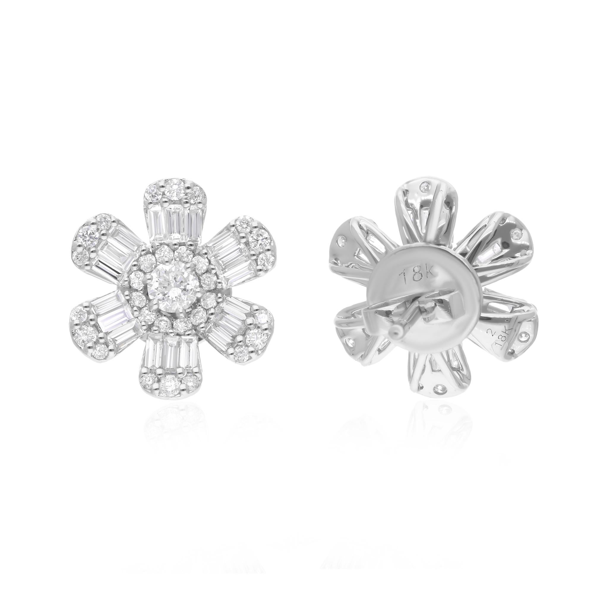 Coulées dans de l'or 18 carats, ces boucles d'oreilles exquises sont serties de 1,46 carats de diamants étincelants.

Suivez la vitrine de Spectrum Jewels pour découvrir la dernière collection et les pièces exclusives. Spectrum Jewels est fièrement