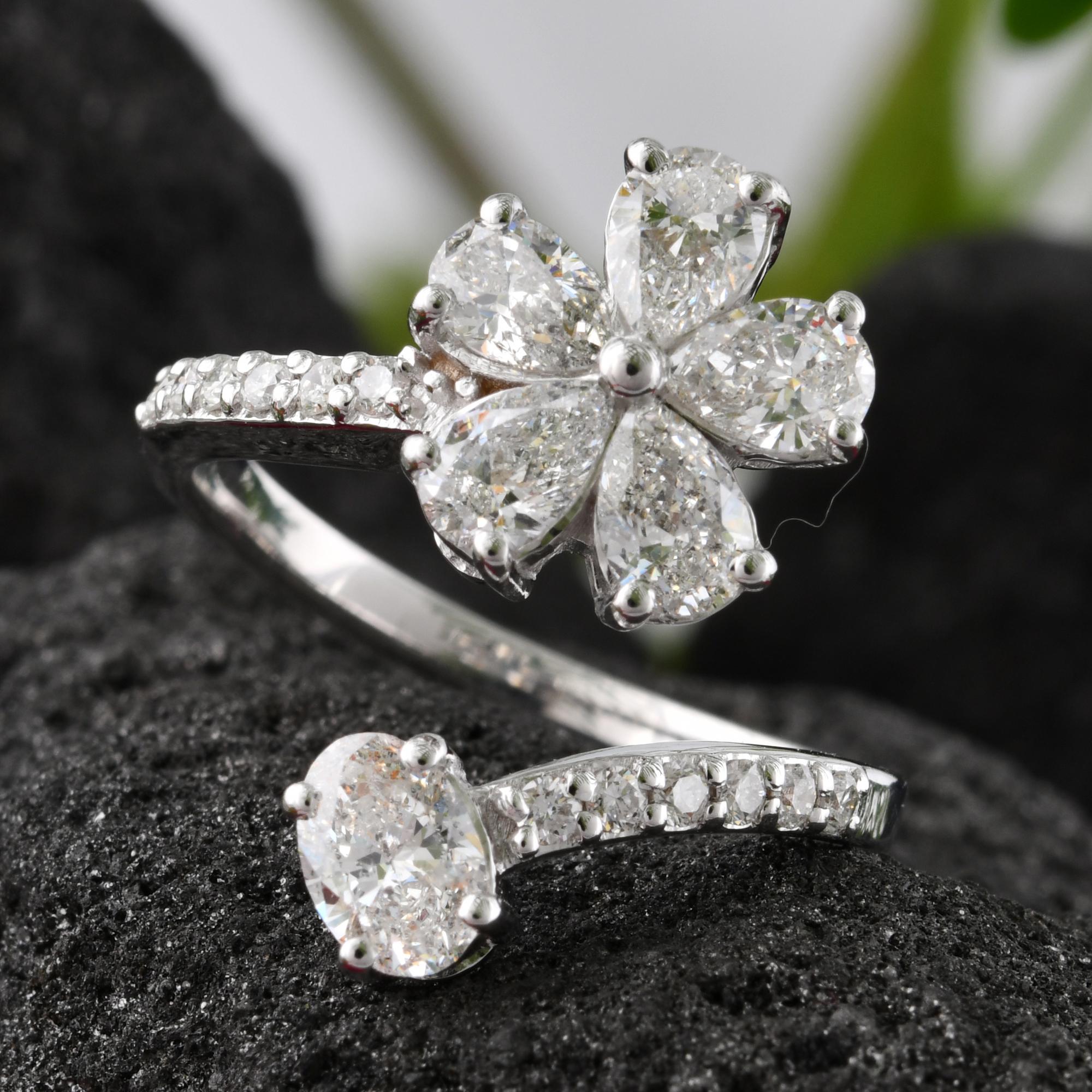 Natural 1.47 Carat Pear Oval Round Diamond Flower Wrap Ring 18 Karat White Gold (Ovalschliff) im Angebot