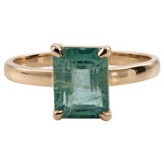 Natural 1.5 Carat Columbian Emerald Solitaire Ring 18 Karat Yellow Gold