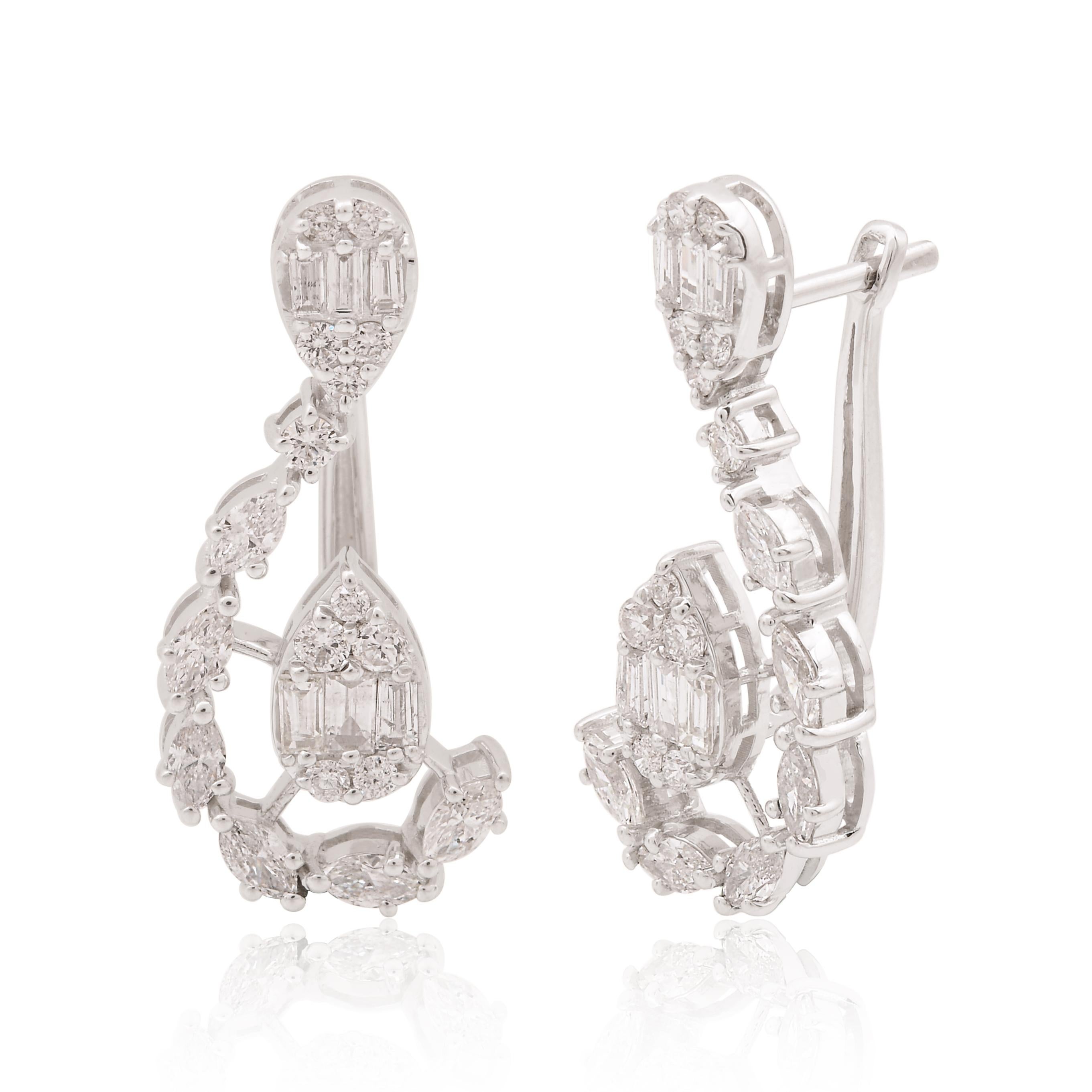 Code d'article :- SEE-11789
Poids brut :- 5.66 gm
Or blanc 18k Poids :- 5.36 gm
Poids du diamant :- 1,50 carat  ( DIAMANT MOYEN DE PURETÉ SI1-SI2 ET DE COULEUR H-I )
Longueur des boucles d'oreilles :- 25 mm environ.
✦