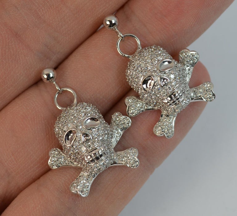 Natural 1.50 Carat Diamond 18 Carat White Gold Skull