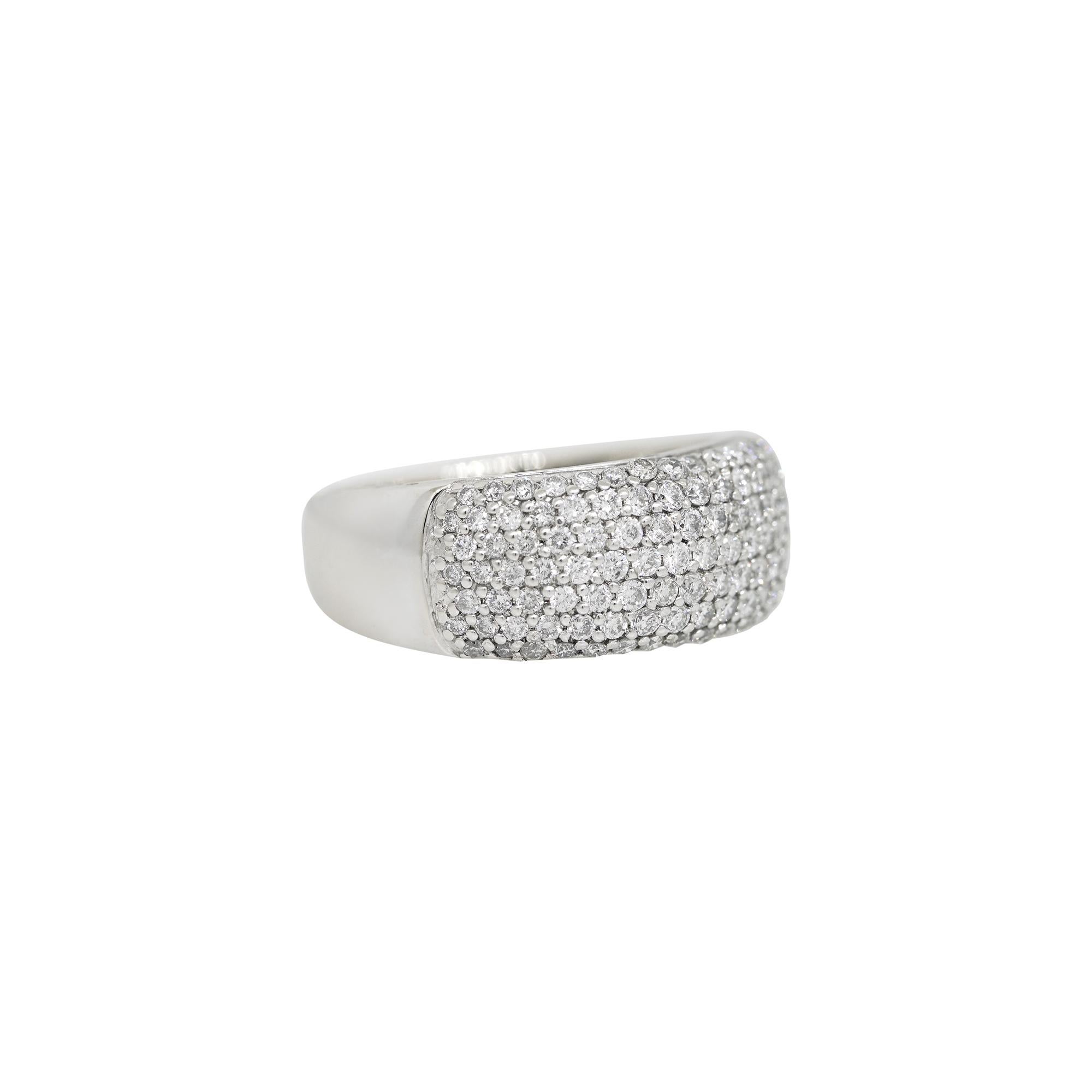 Round Cut Natural 1.50 Carat Diamond Pave 14-Karat Fashion Ring In Stock For Sale