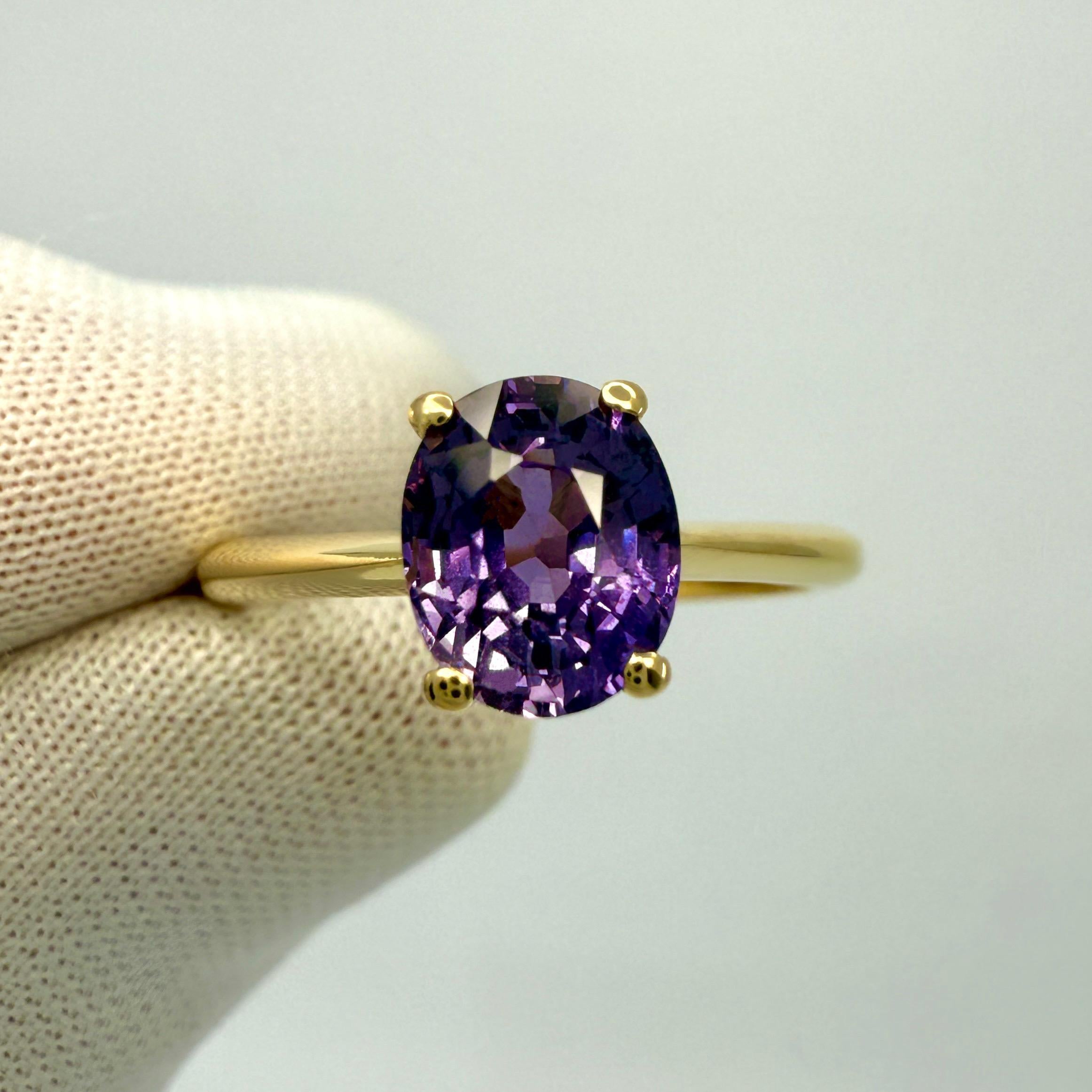 Nature 1.51ct Vivid Purple Sapphire Oval Cut 18k Yellow Gold Solitaire Ring Neuf - En vente à Birmingham, GB