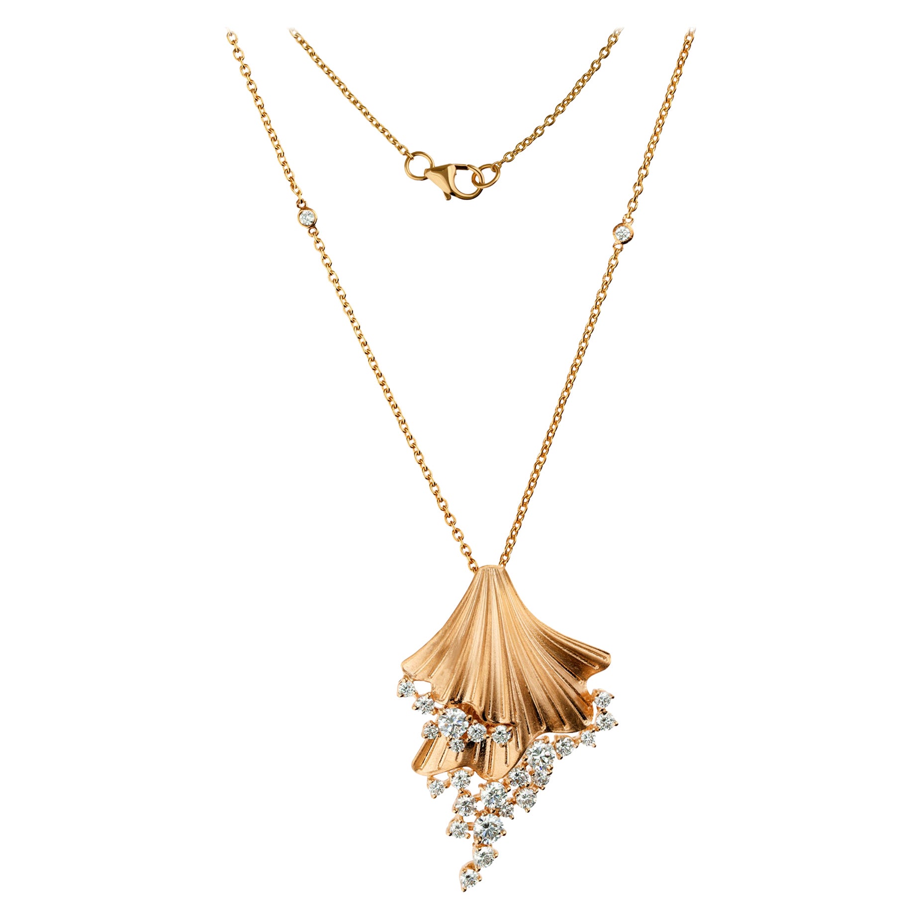 18K Yellow Gold Fluted Fan Diamond Cascade Necklace, 1.55cts Solid  Formal Gift For Sale